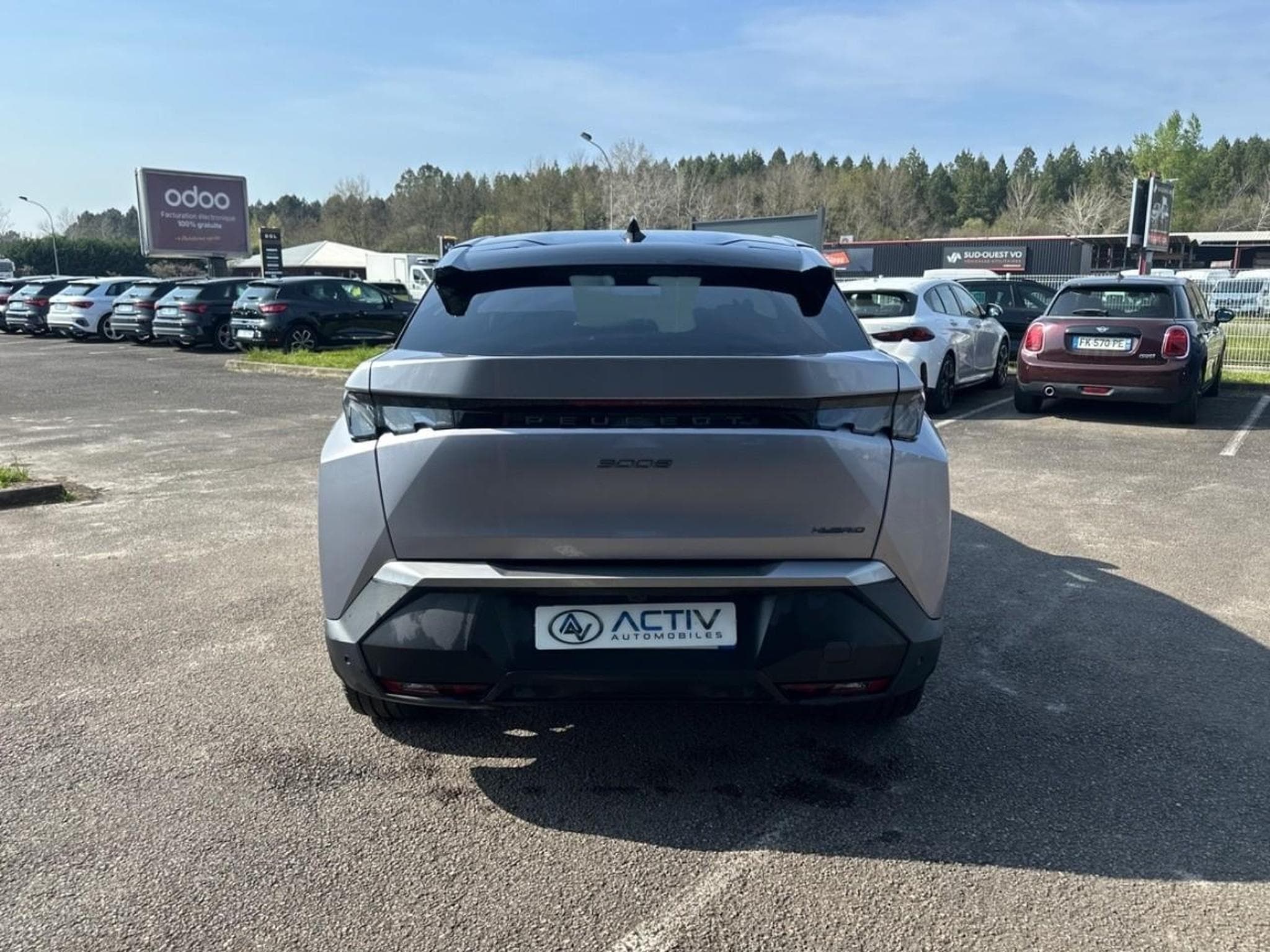 Peugeot 3008 1.2 HYBRID 145 GT E-DCS6 (2025) - Photo 6