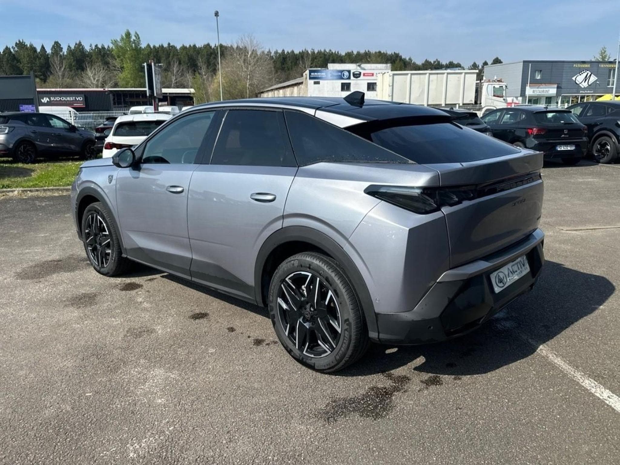 Peugeot 3008 1.2 HYBRID 145 GT E-DCS6 (2025) - Photo 7