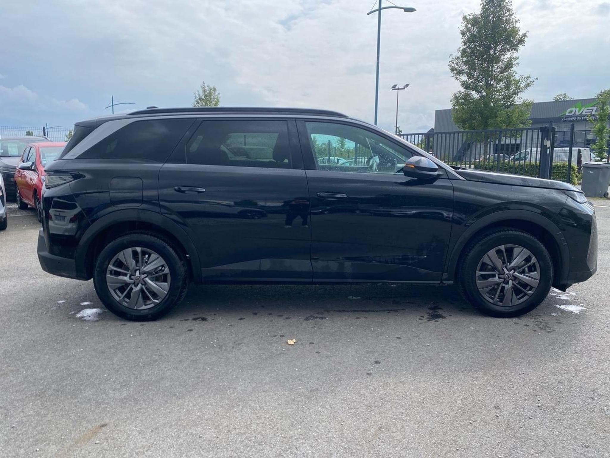 Peugeot 5008 HYBRID 145 ALLURE E-DCS6 (2025) - Photo 4