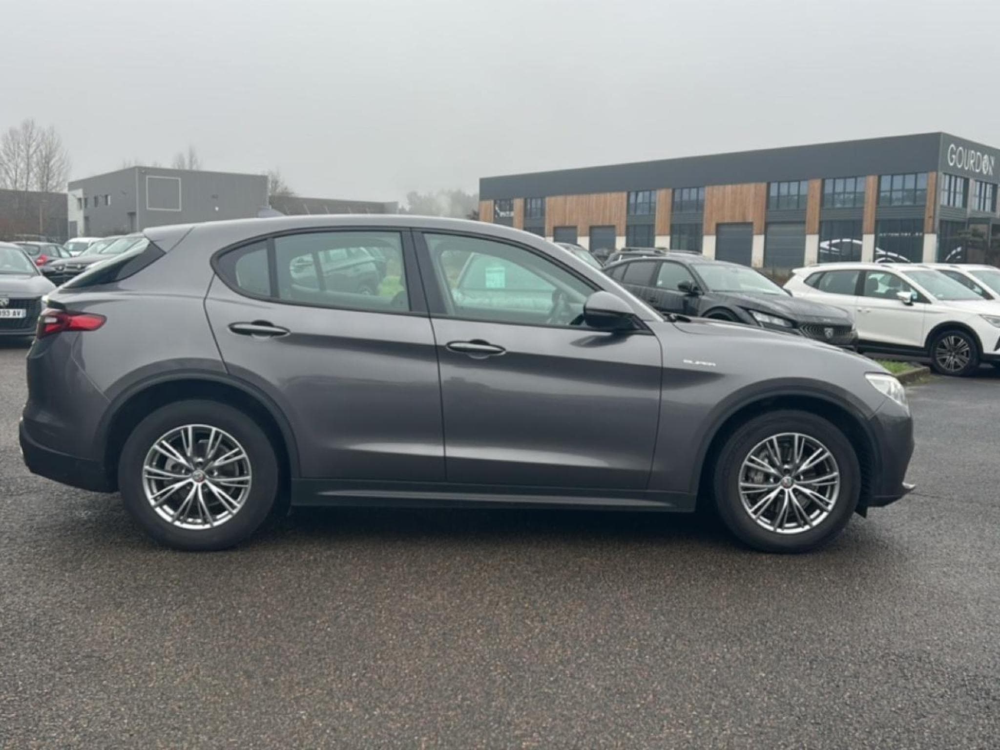 Alfa-Romeo STELVIO 2.2 DIESEL 160 SUPER AT8 MY21 (2021) - Photo 4