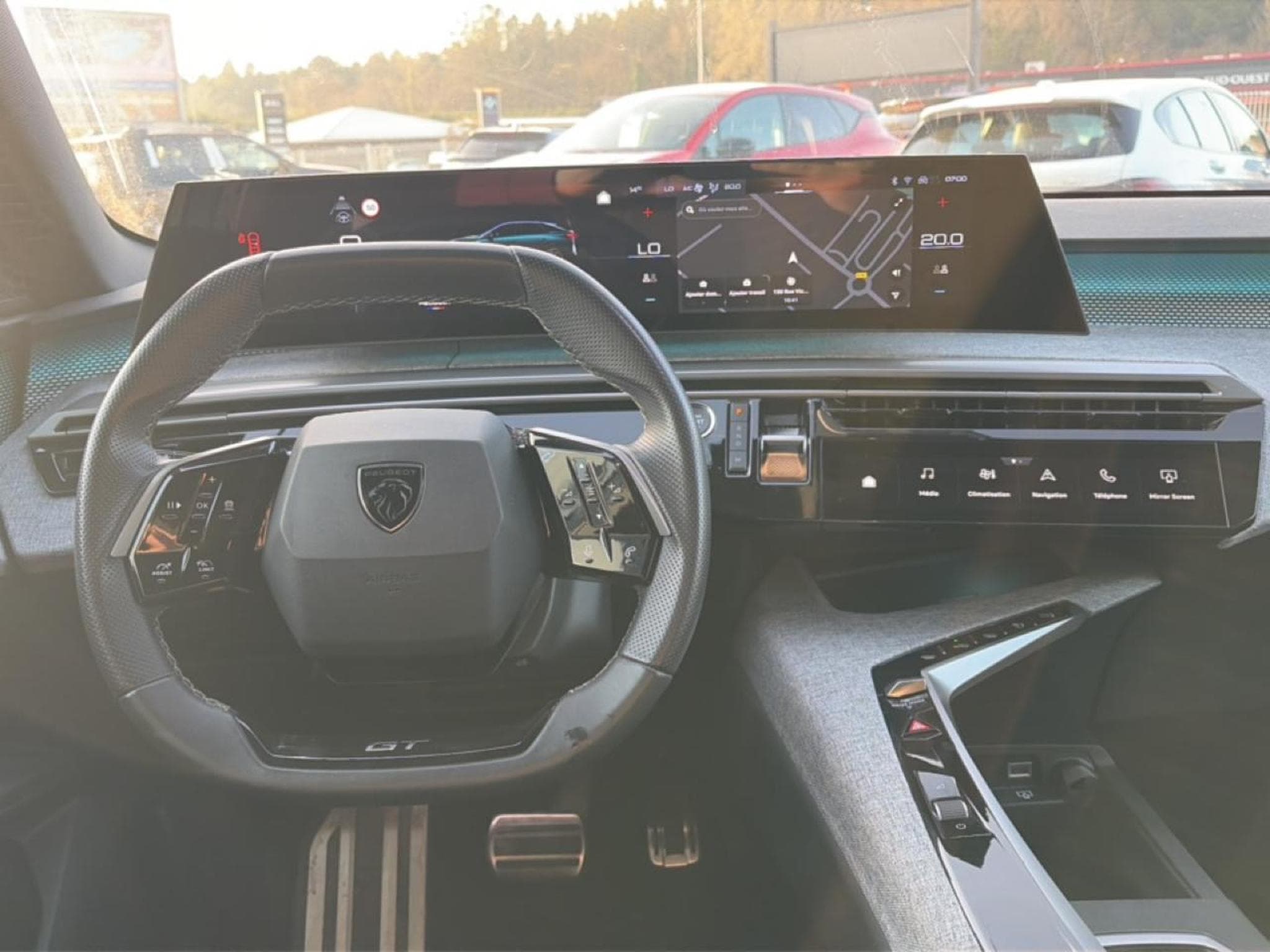 Peugeot 3008 1.2 HYBRID 145 GT E-DCS6 (2025) - Photo 17