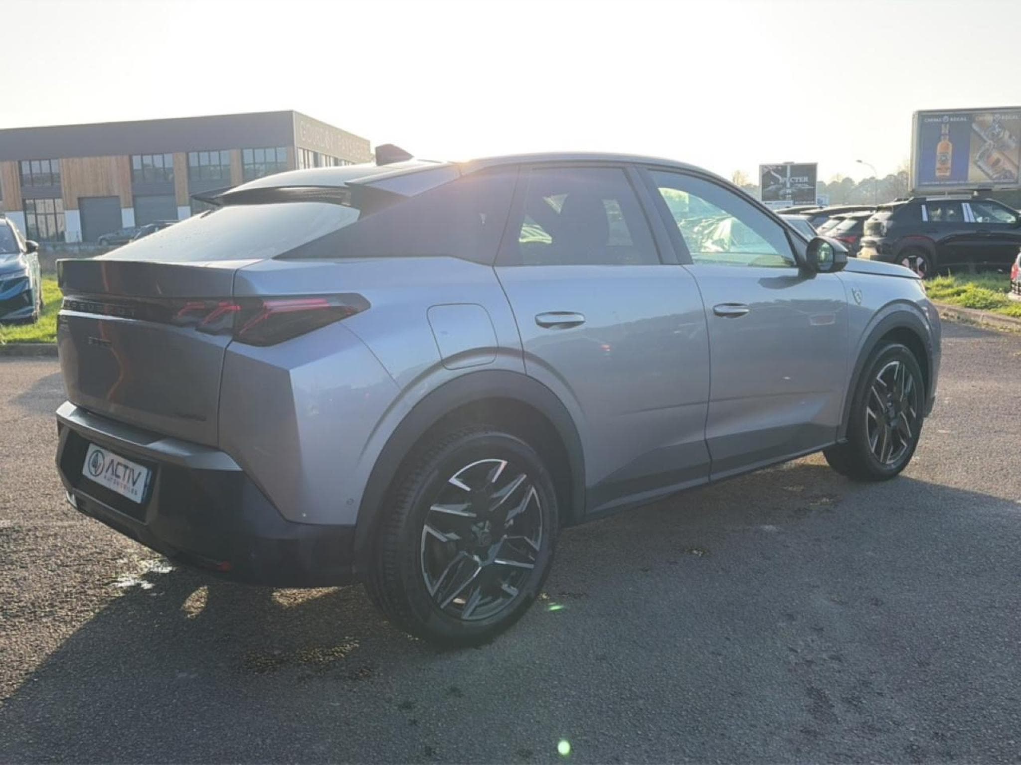 Peugeot 3008 1.2 HYBRID 145 GT E-DCS6 (2025) - Photo 5