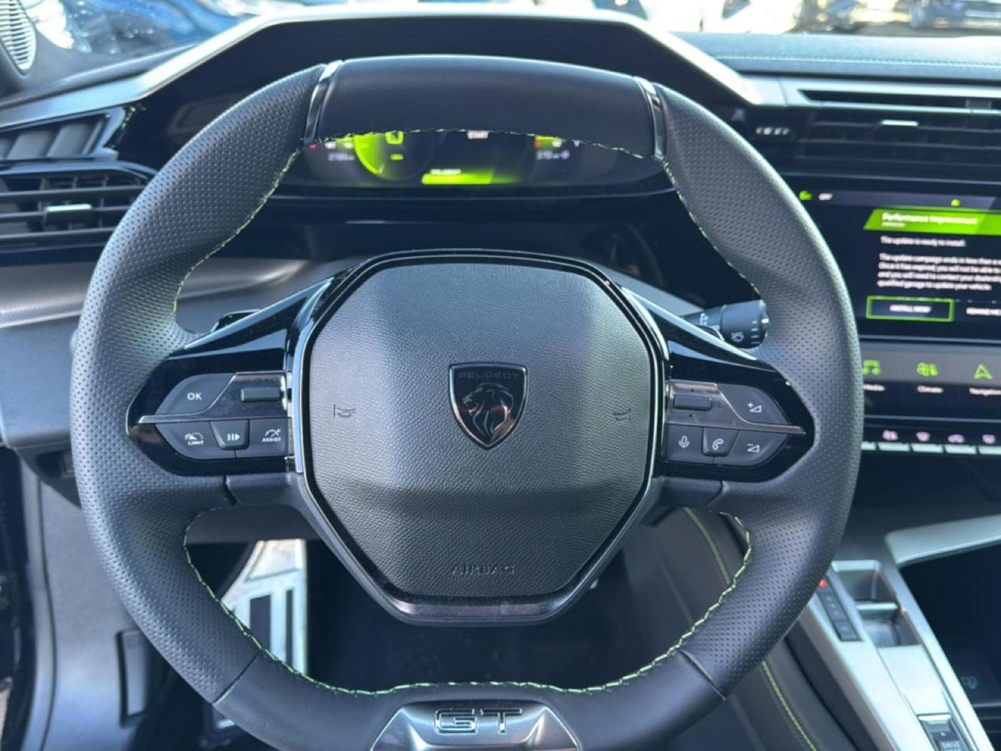 Peugeot 408 HYBRID 145 GT E-DCS6 (2025) - Photo 20