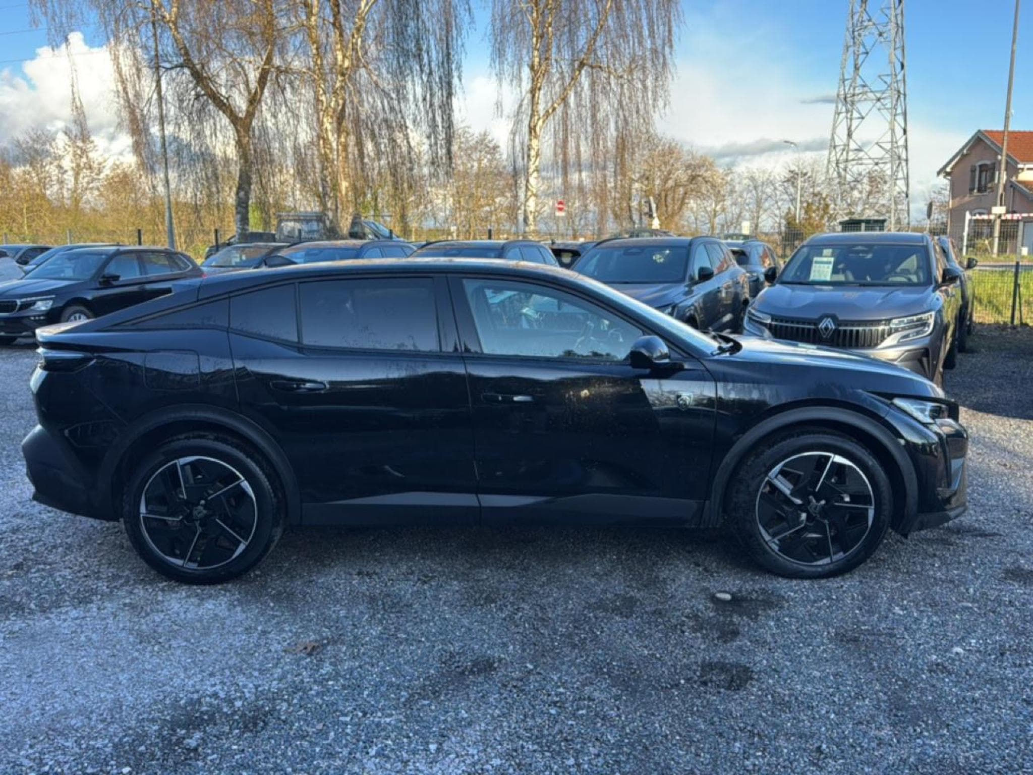 Peugeot 408 HYBRID 145 GT E-DCS6 (2025) - Photo 4