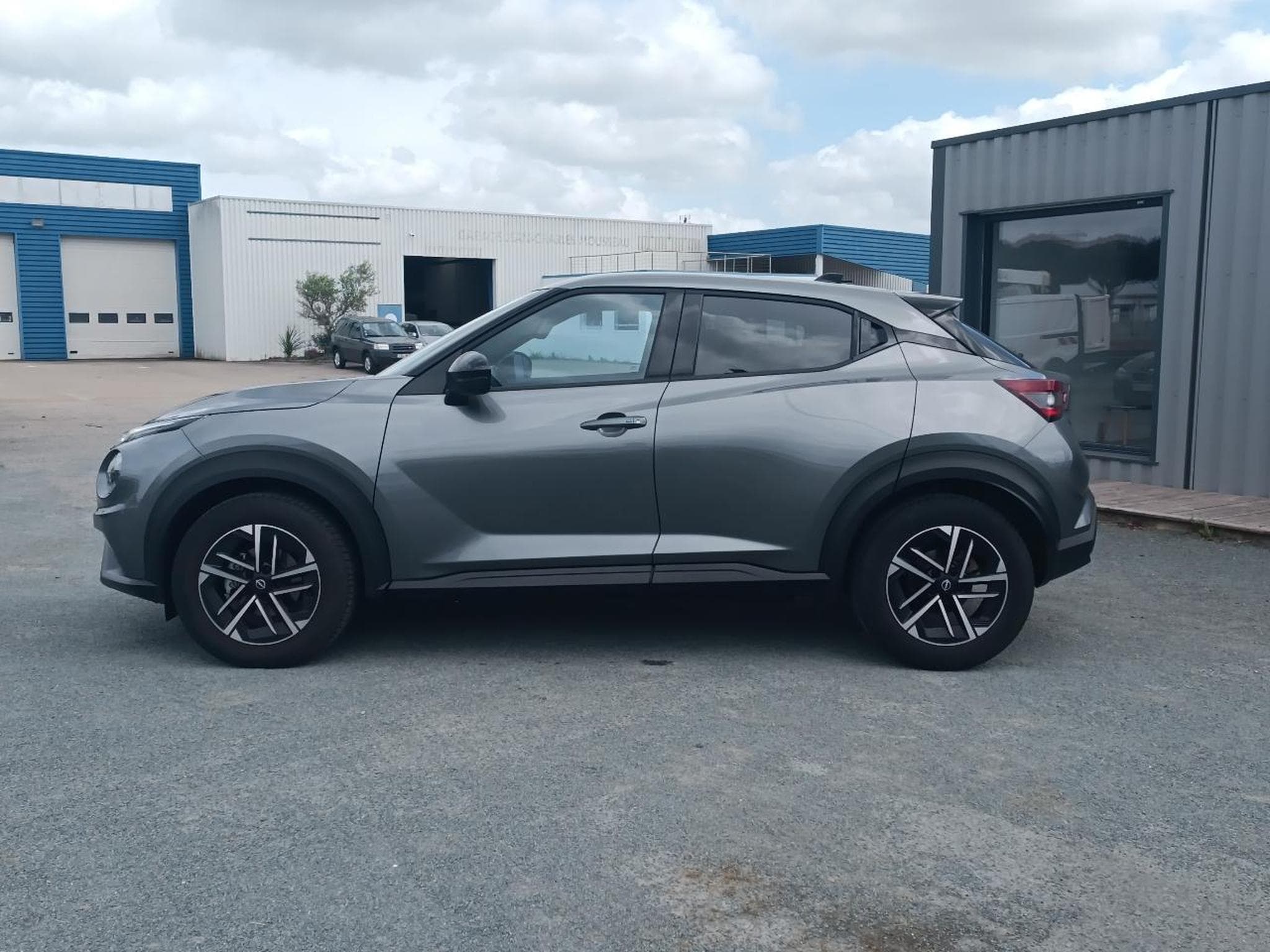 Nissan JUKE 1.0 DIG-T 114 N-CONNECTA (2025) - Photo 8