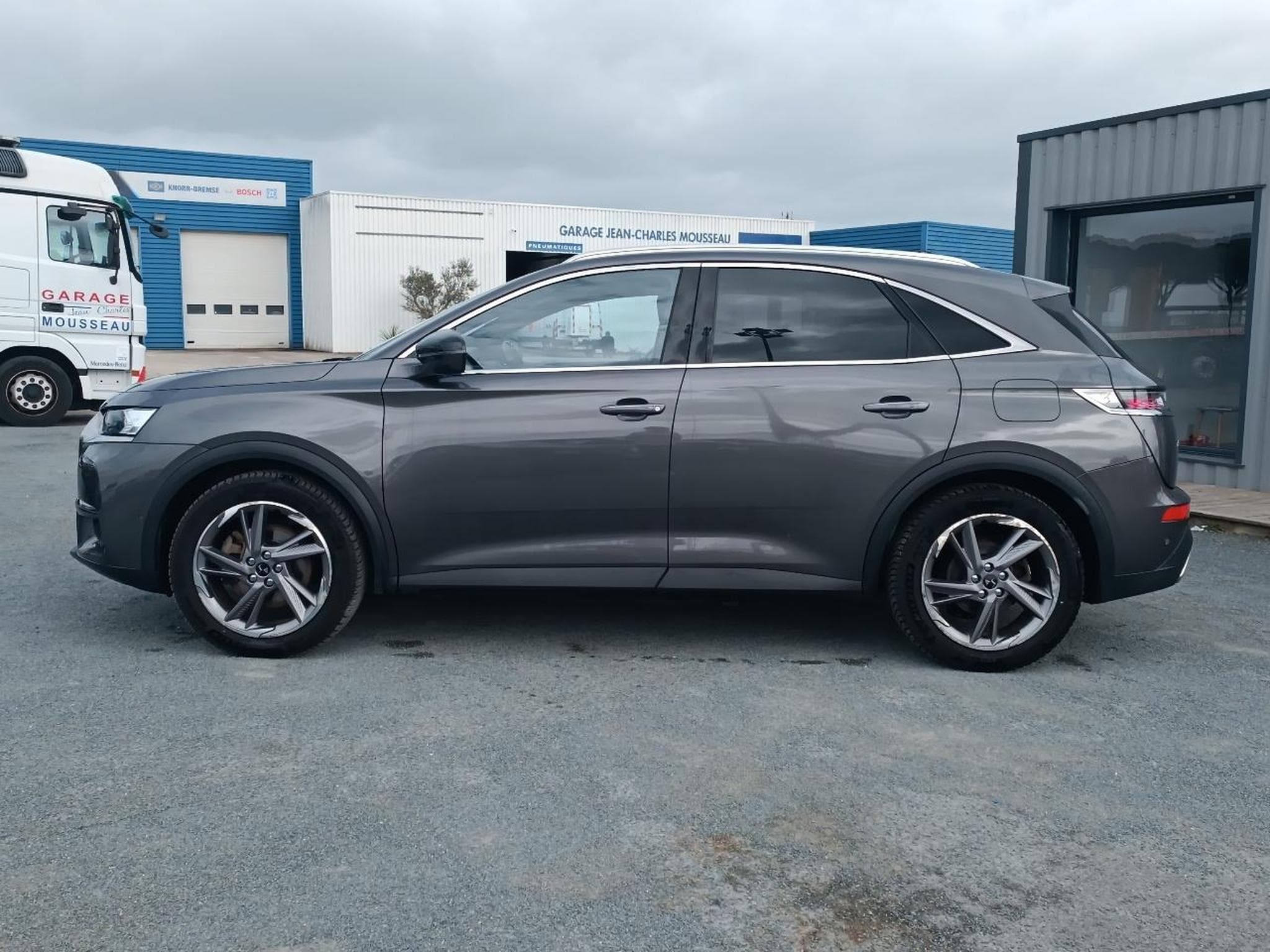 DS Automobiles DS7 E-TENSE 4X4 300 RIVOLI (2022) - Photo 8