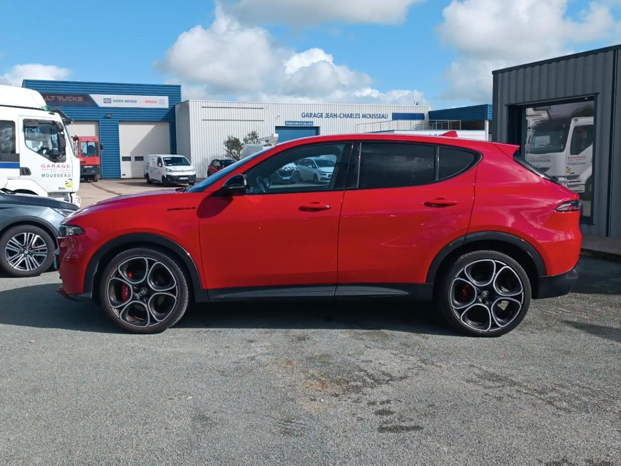 Alfa-Romeo TONALE 1.5 HYBRID 160 EDIZIONE SPECIALE TCT (2022) - Photo 8