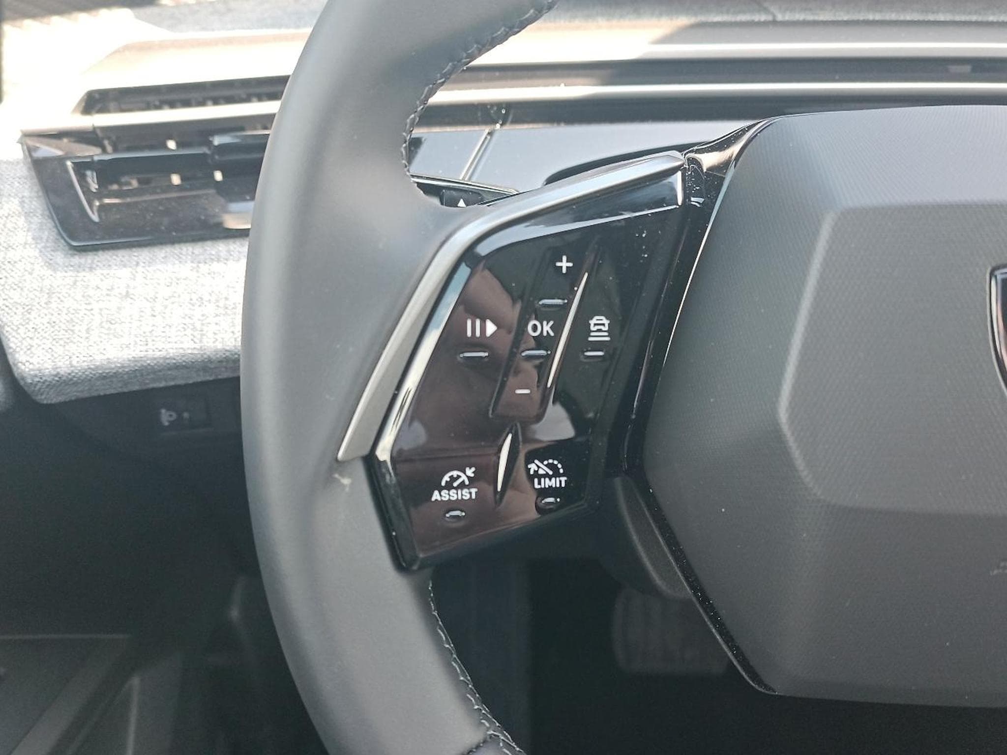 Peugeot 3008 1.2 HYBRID 145 ALLURE E-DCS6 (2025) - Photo 15