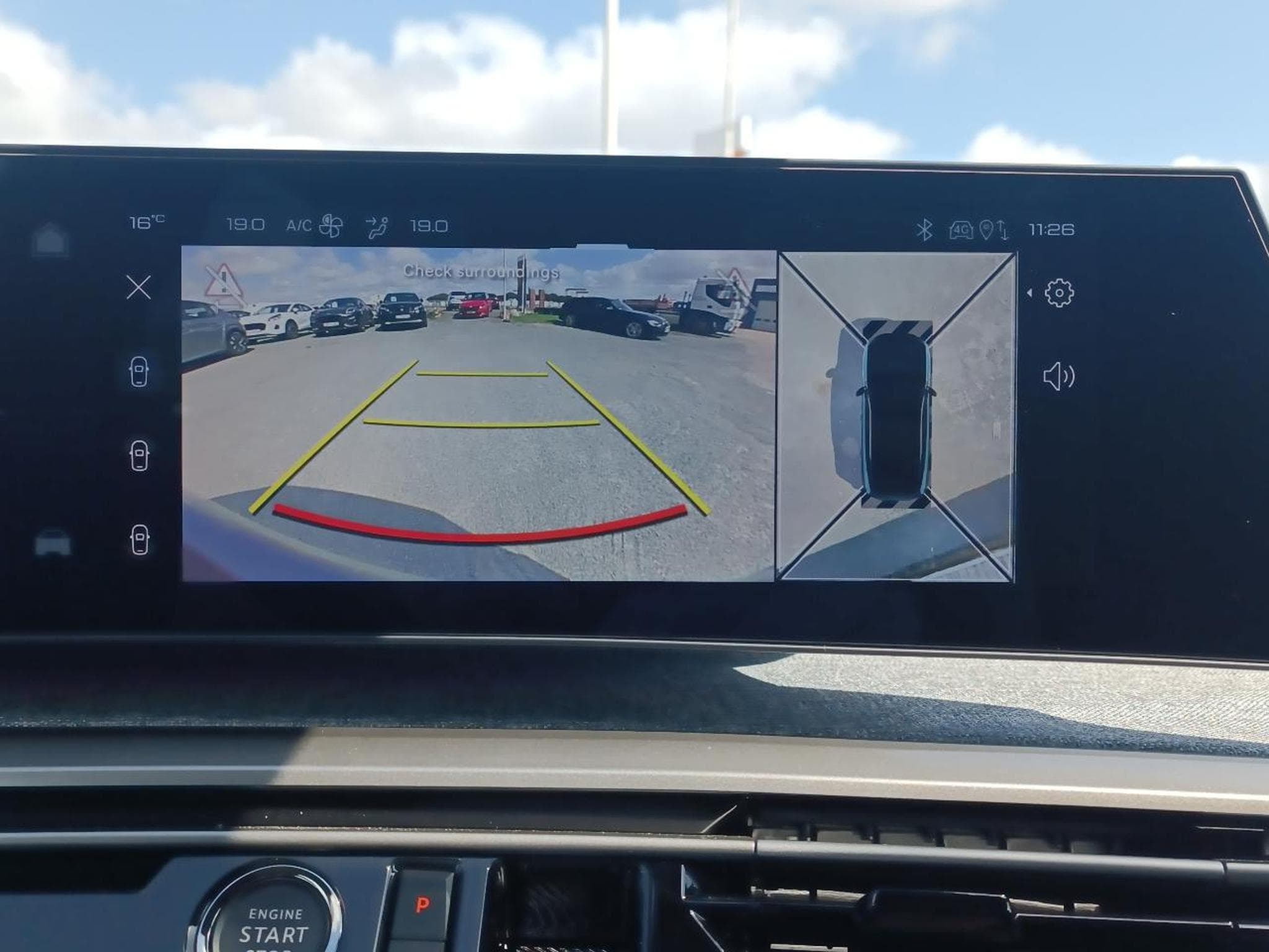 Peugeot 3008 1.2 HYBRID 145 ALLURE E-DCS6 (2025) - Photo 19