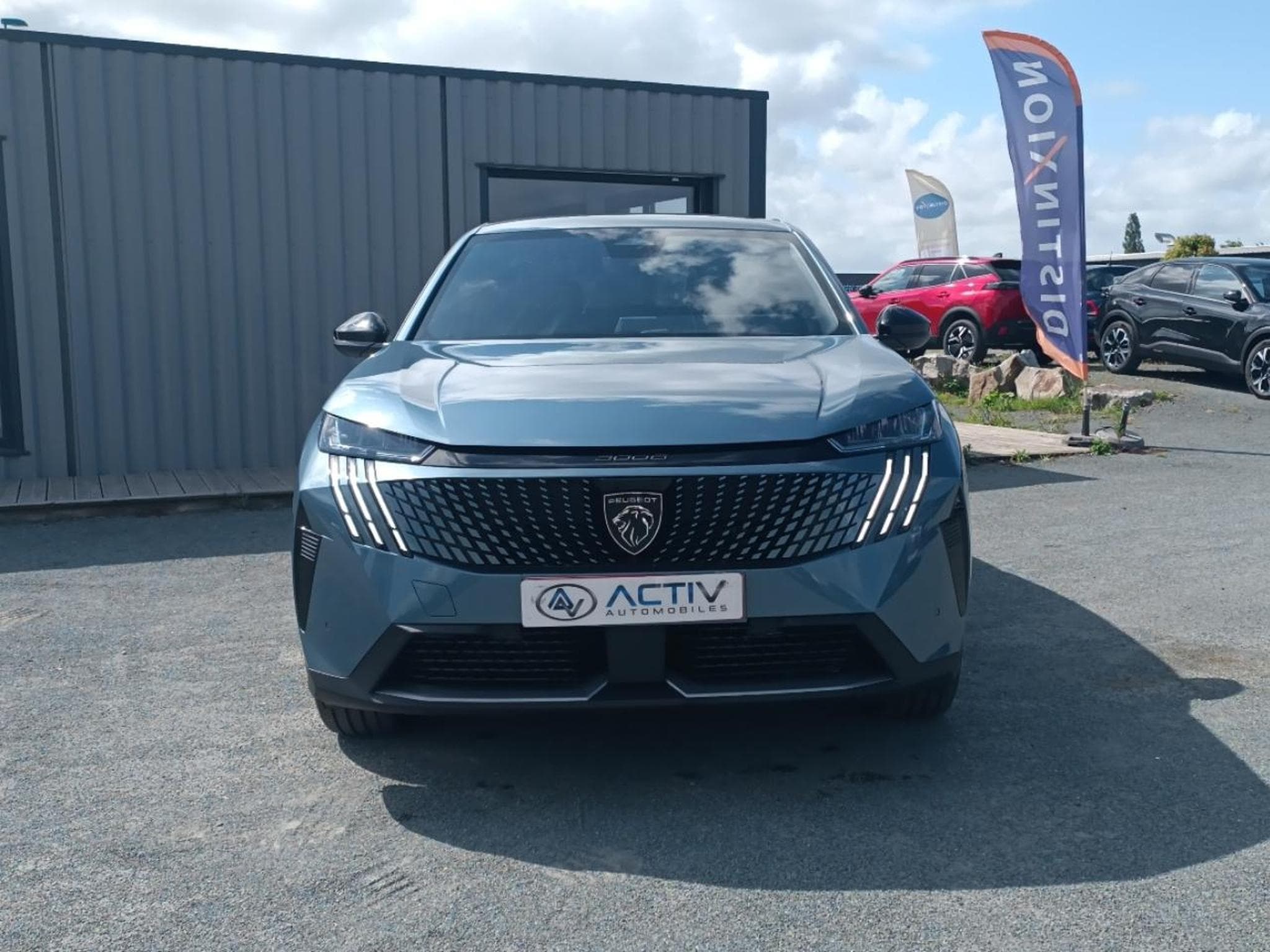 Peugeot 3008 1.2 HYBRID 145 ALLURE E-DCS6 (2025) - Photo 2