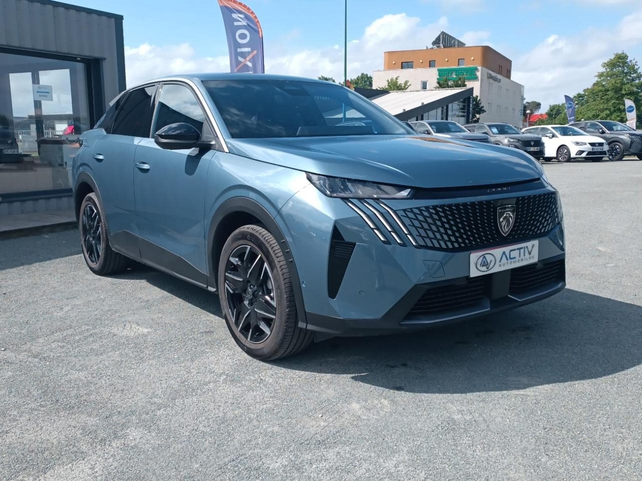 Peugeot 3008 1.2 HYBRID 145 ALLURE E-DCS6 (2025) - Photo 3
