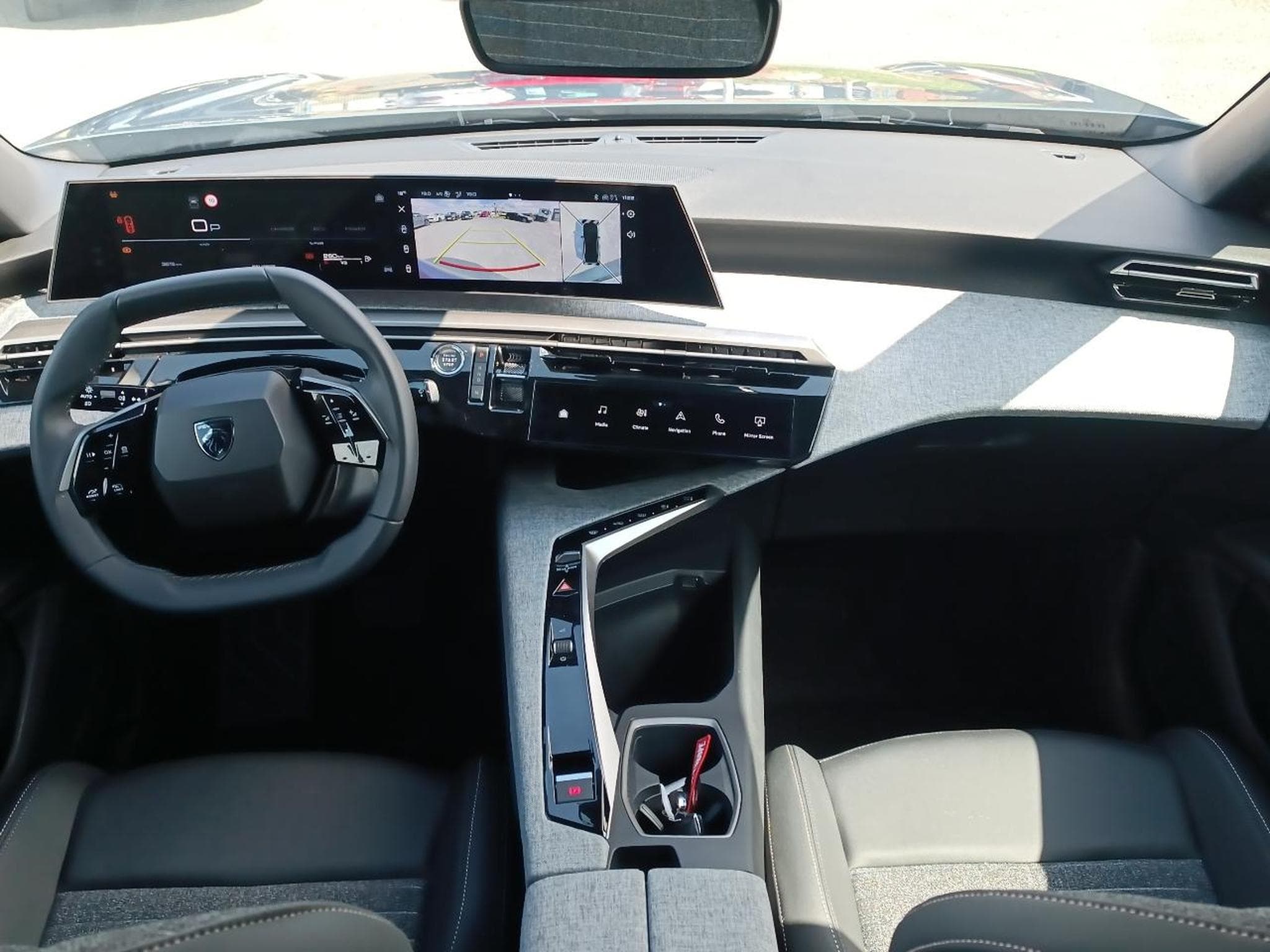 Peugeot 3008 1.2 HYBRID 145 ALLURE E-DCS6 (2025) - Photo 9