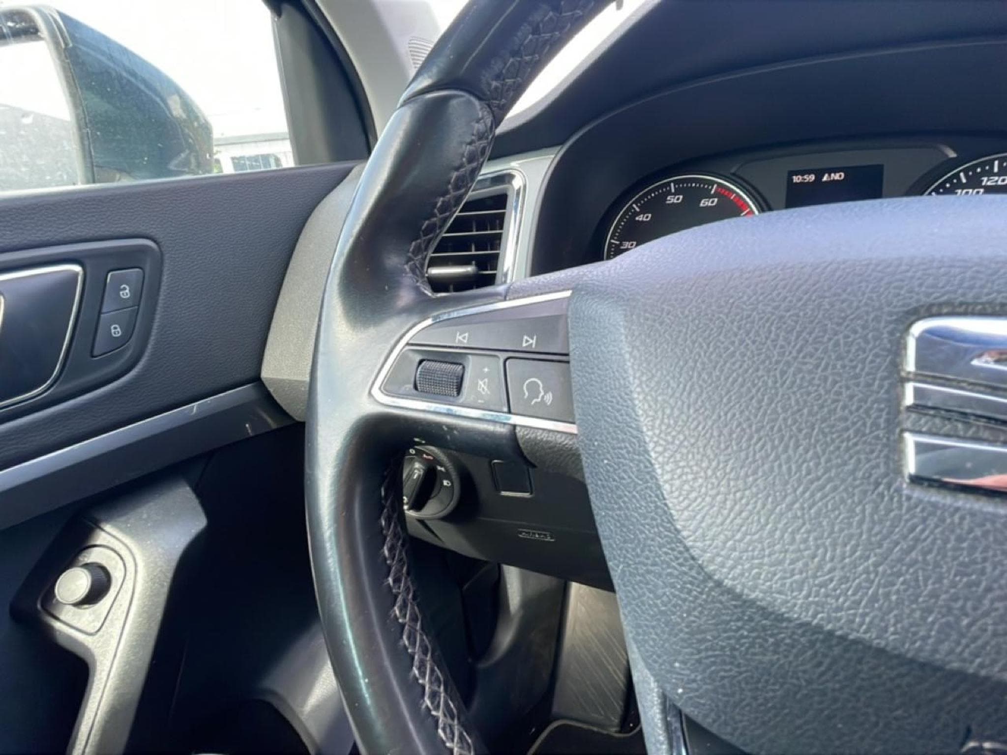 Seat ATECA 1.0 TSI 115 STYLE BUSINESS (2019) - Photo 12