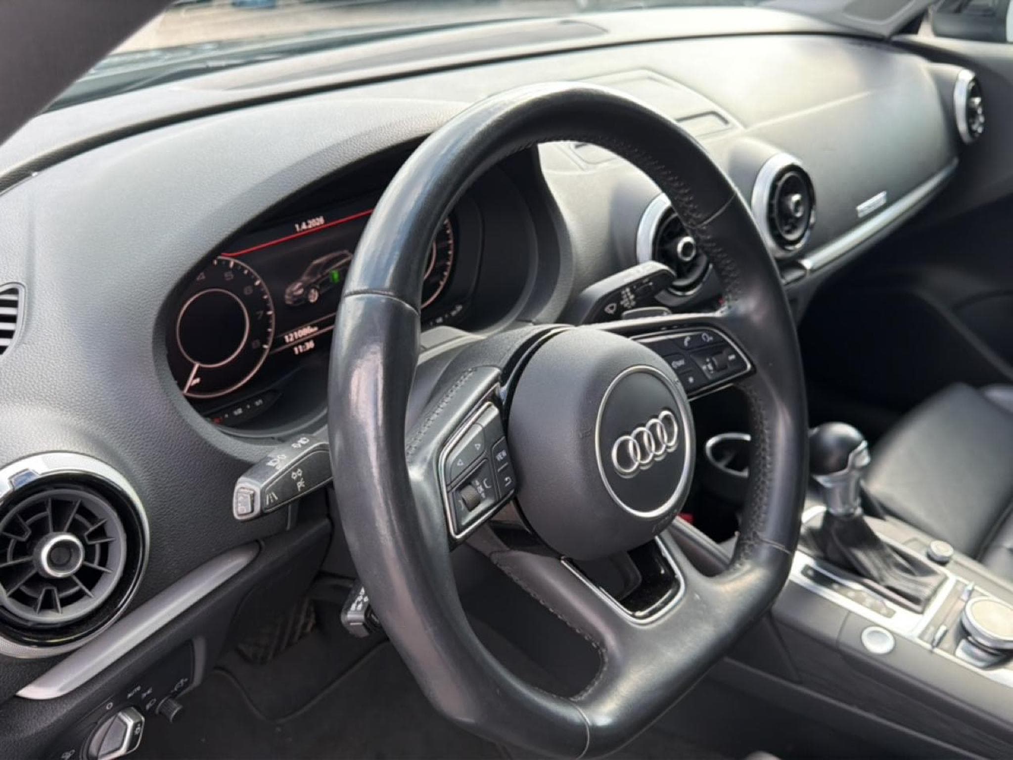 Audi A3 40 E-TRON 204 DESIGN LUXE S TRONIC 6 EURO6D-T 8CV (2020) - Photo 12