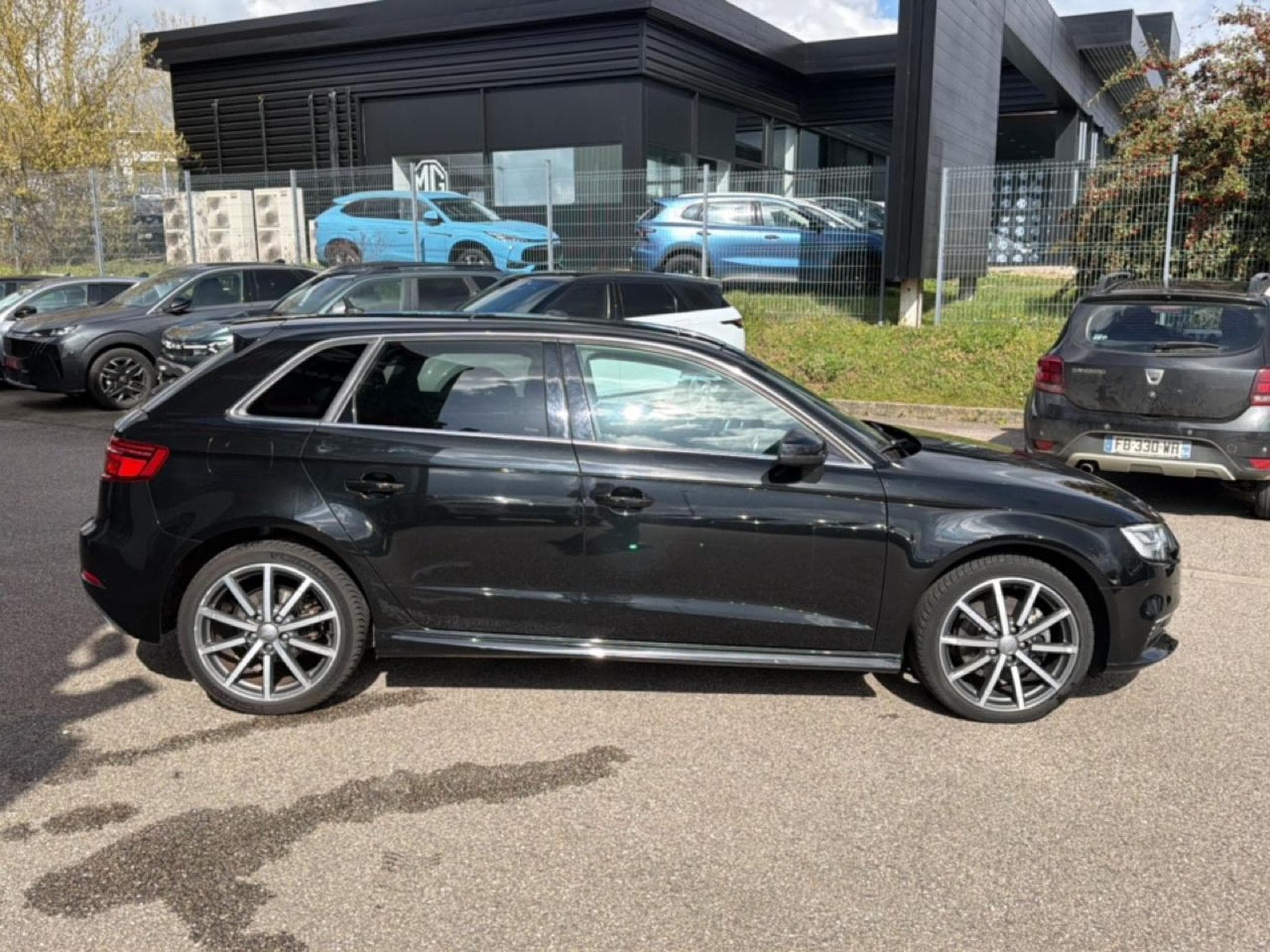 Audi A3 40 E-TRON 204 DESIGN LUXE S TRONIC 6 EURO6D-T 8CV (2020) - Photo 4