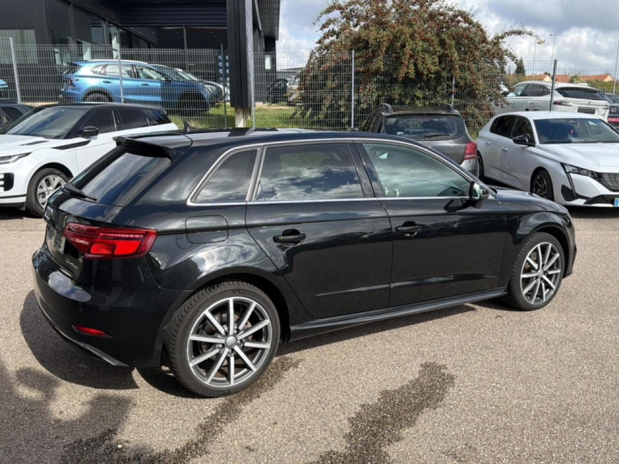 Audi A3 40 E-TRON 204 DESIGN LUXE S TRONIC 6 EURO6D-T 8CV (2020) - Photo 5