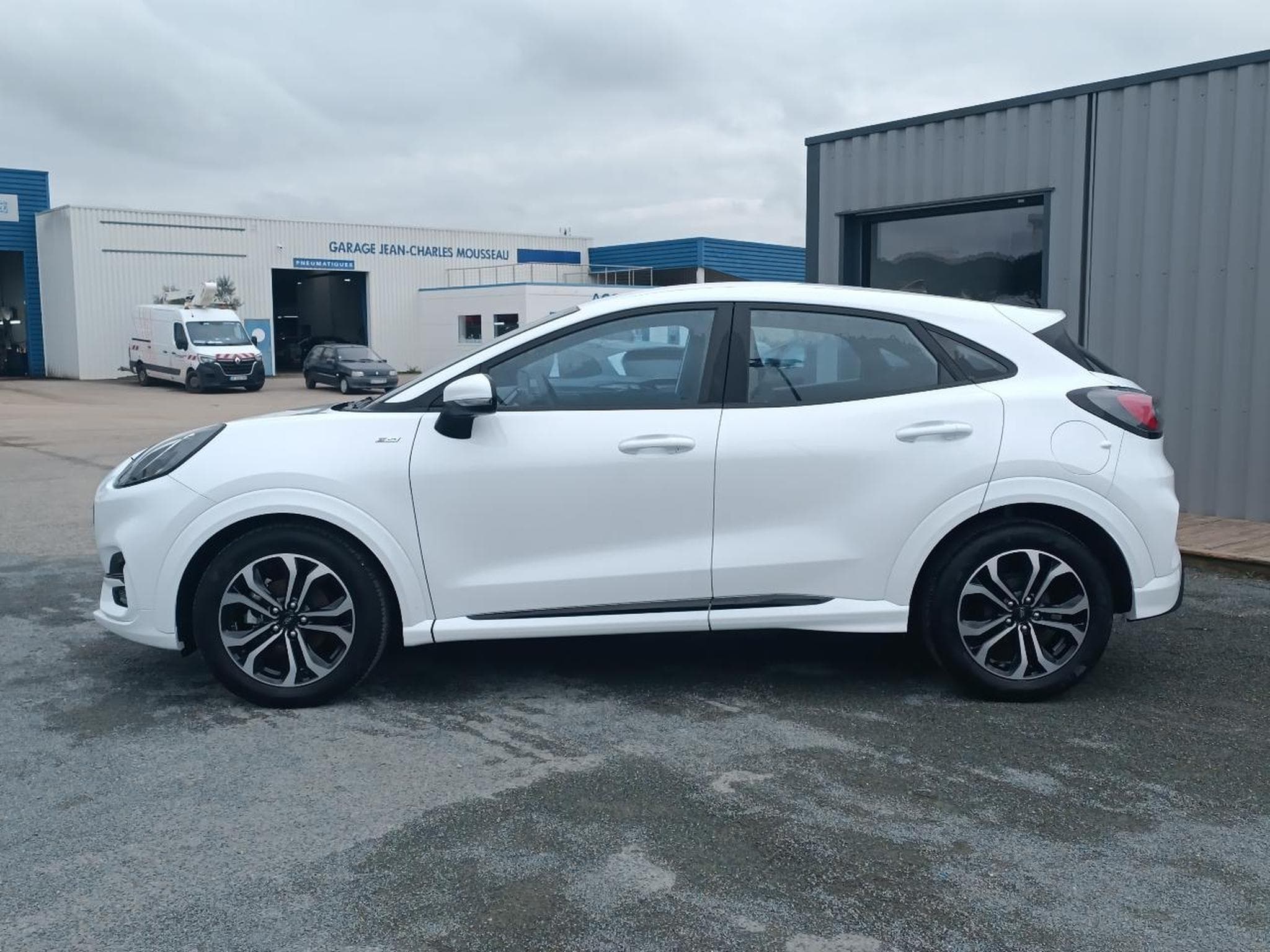 Ford PUMA 1.0 FLEXIFUEL 125 MHEV ST-LINE (2023) - Photo 8