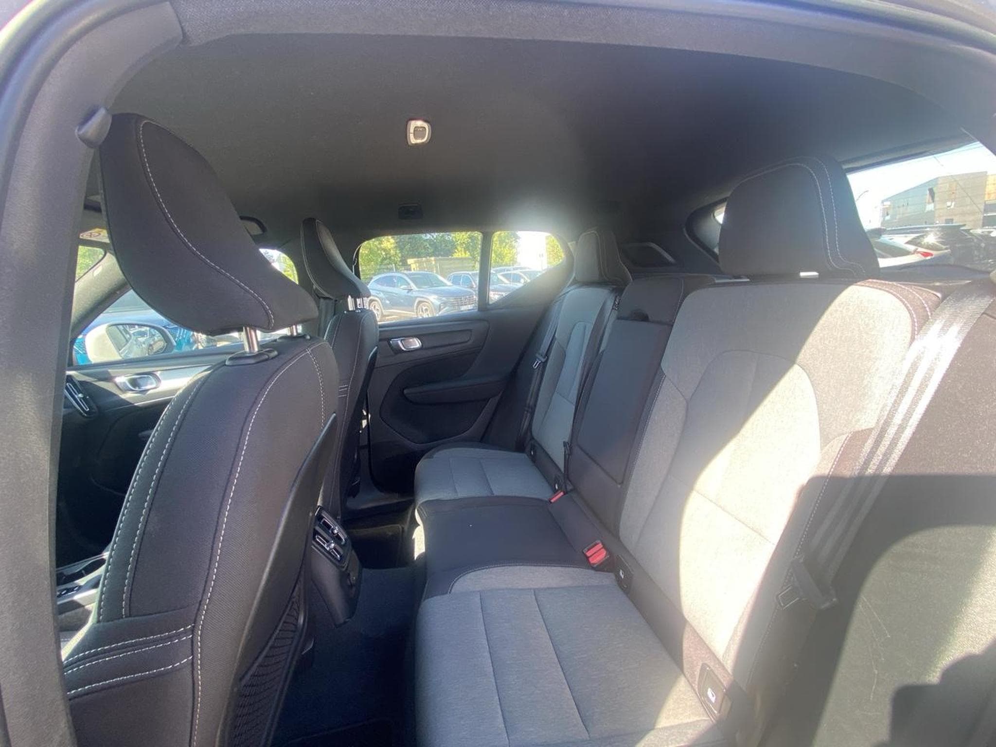 Volvo XC40 T4 RECHARGE 211 START DCT 7 (2023) - Photo 10