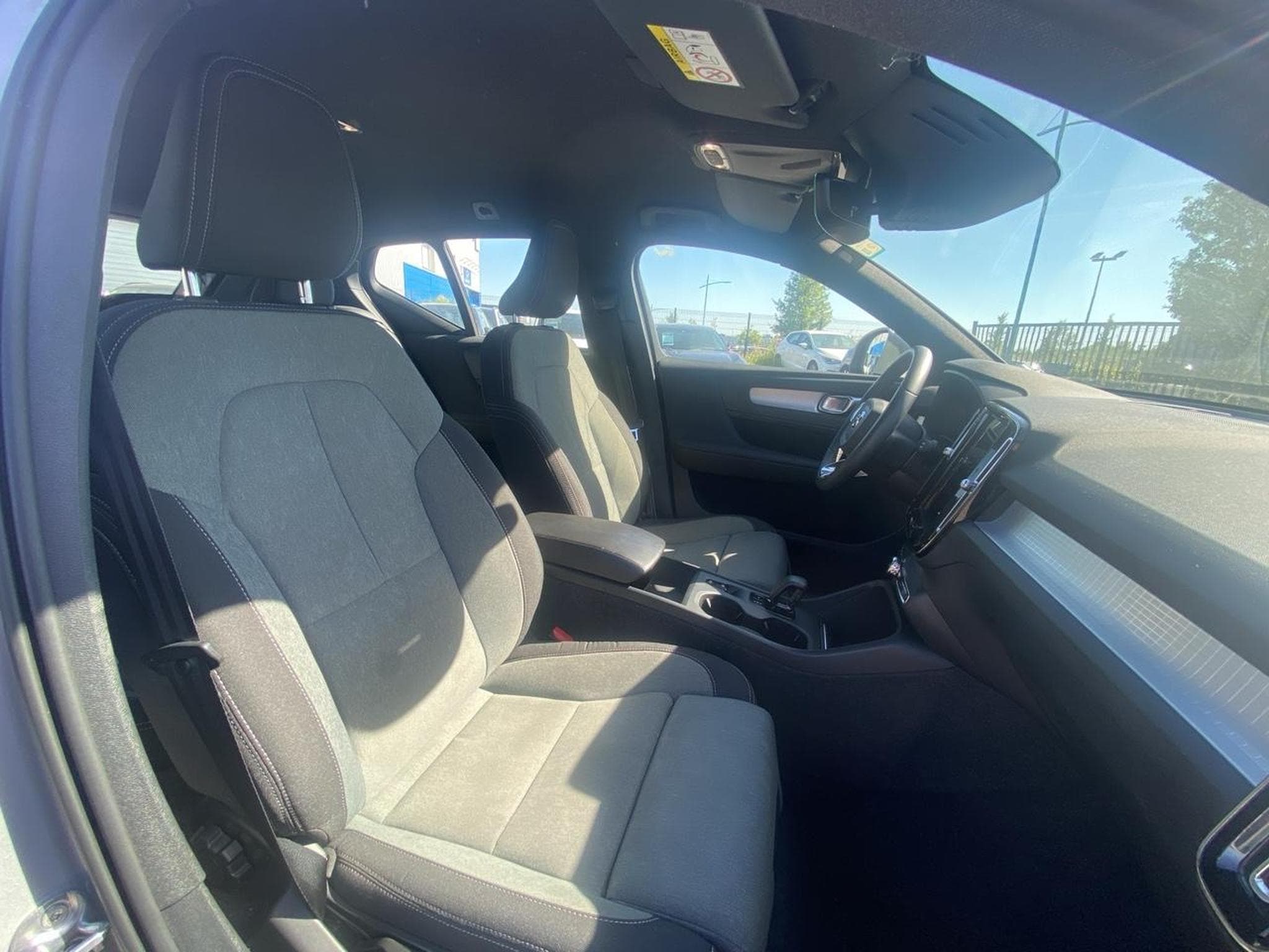 Volvo XC40 T4 RECHARGE 211 START DCT 7 (2023) - Photo 12