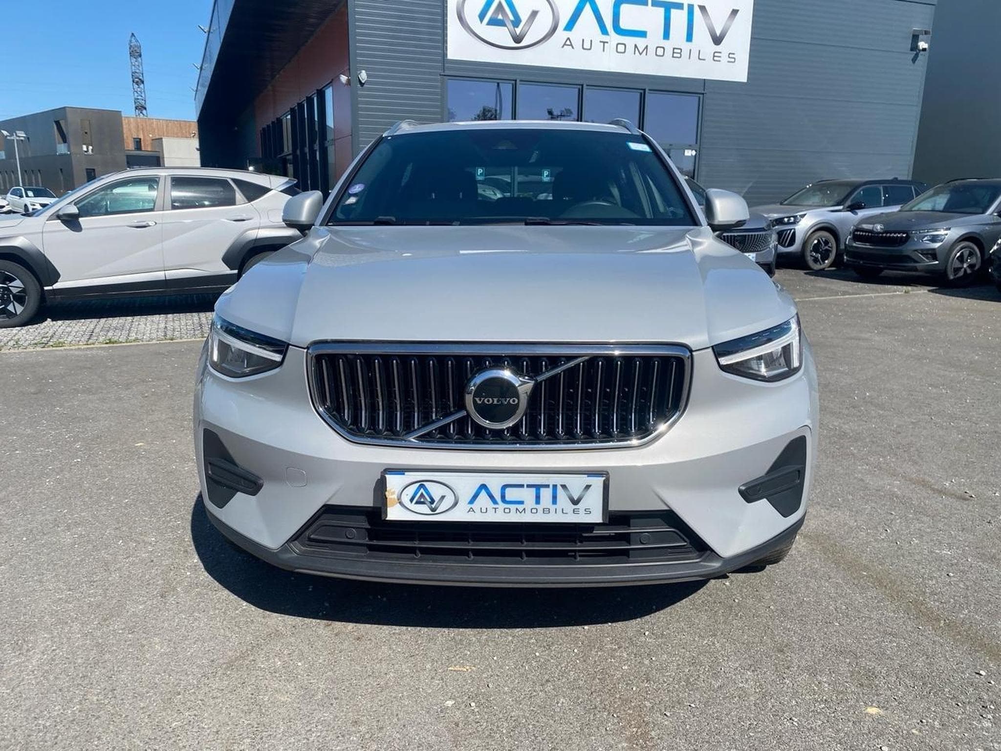 Volvo XC40 T4 RECHARGE 211 START DCT 7 (2023) - Photo 2