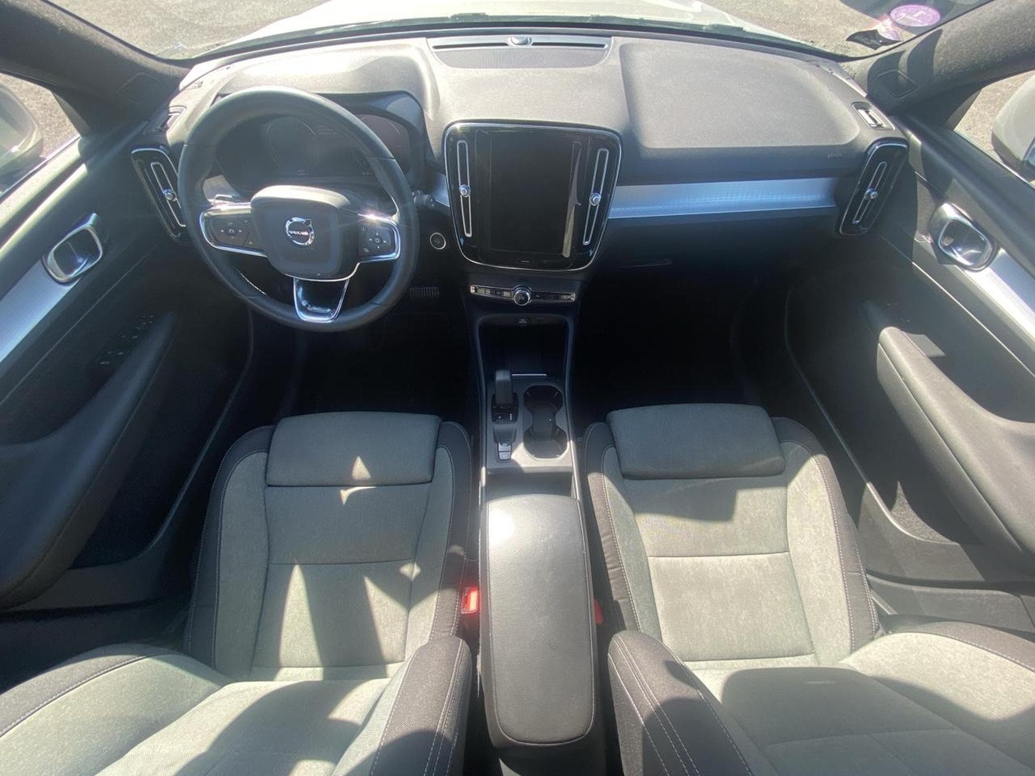 Volvo XC40 T4 RECHARGE 211 START DCT 7 (2023) - Photo 9