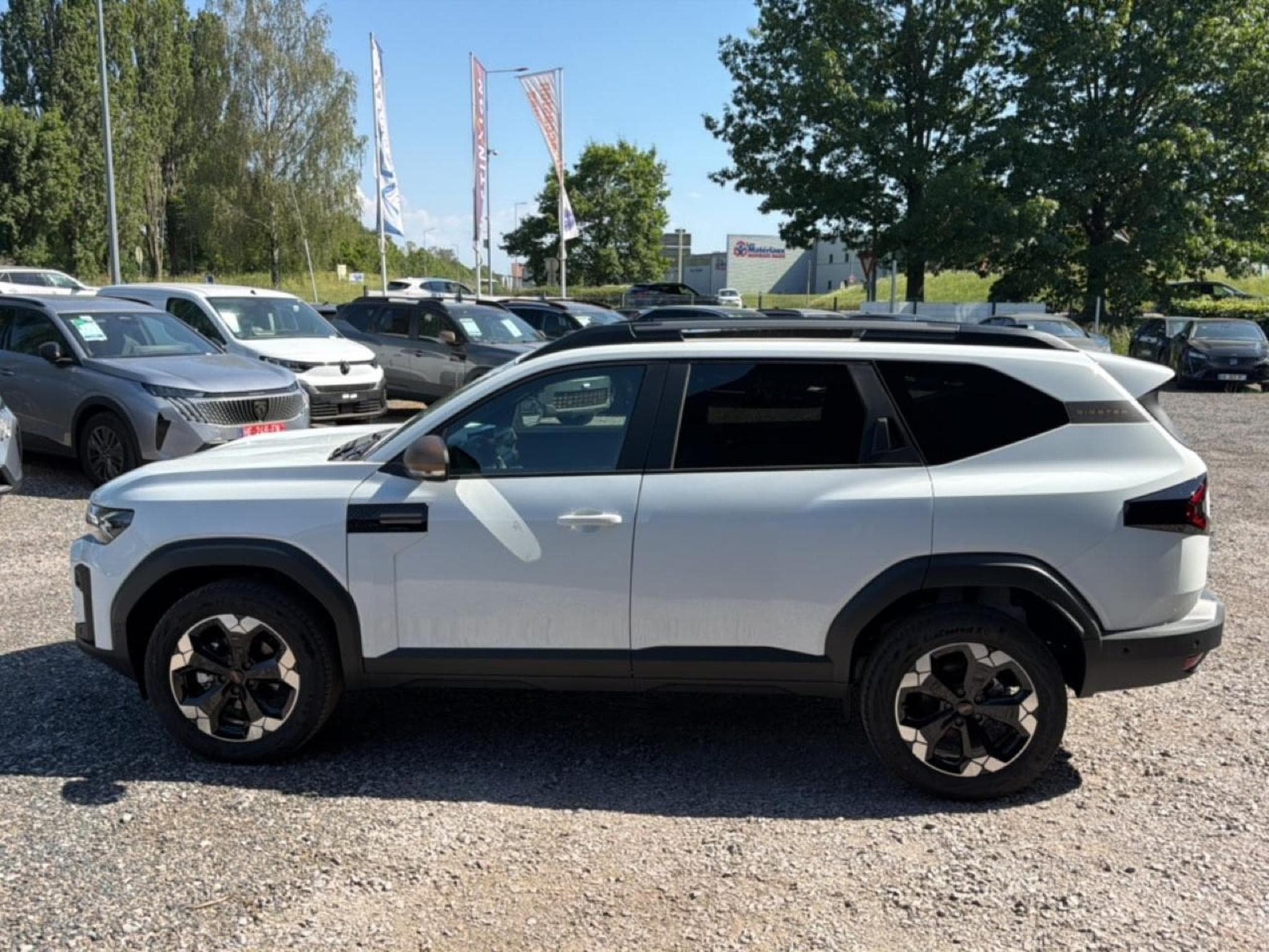 Dacia BIGSTER 1.2 MILD HYBRID 140 EXTREME (2026) - Photo 8