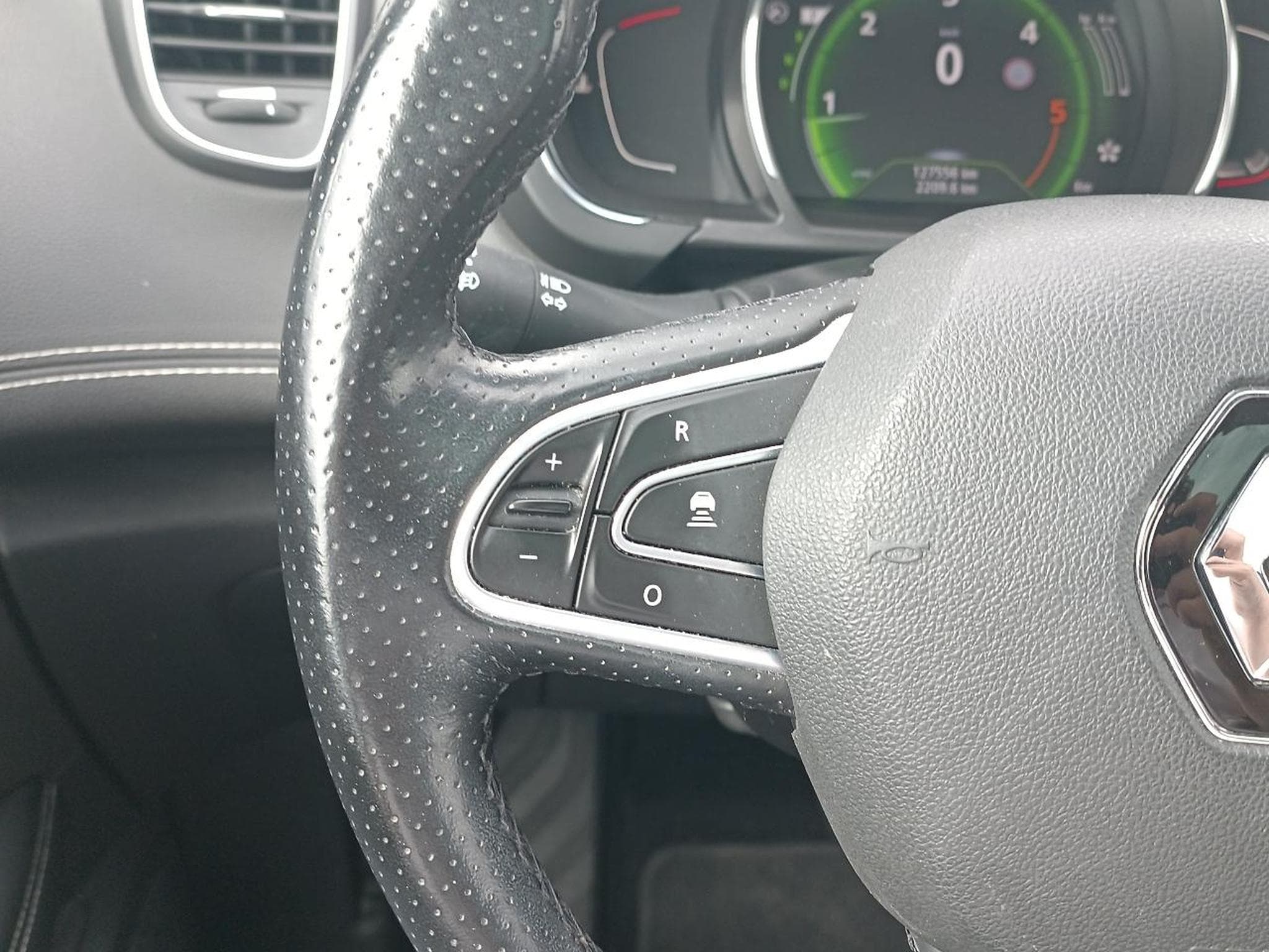 Renault Scenic 1.6 DCI 160 INITIALE PARIS EDC (2017) - Photo 14