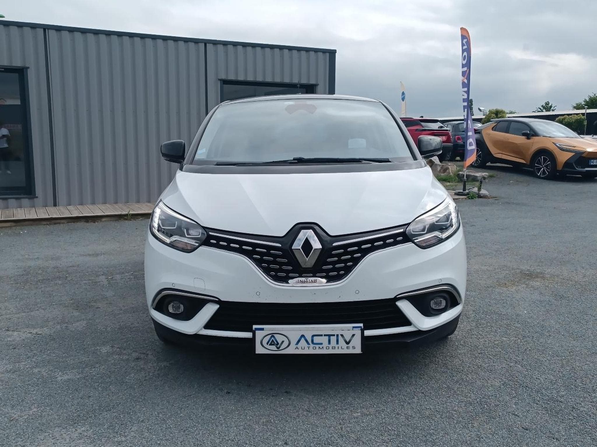 Renault Scenic 1.6 DCI 160 INITIALE PARIS EDC (2017) - Photo 2