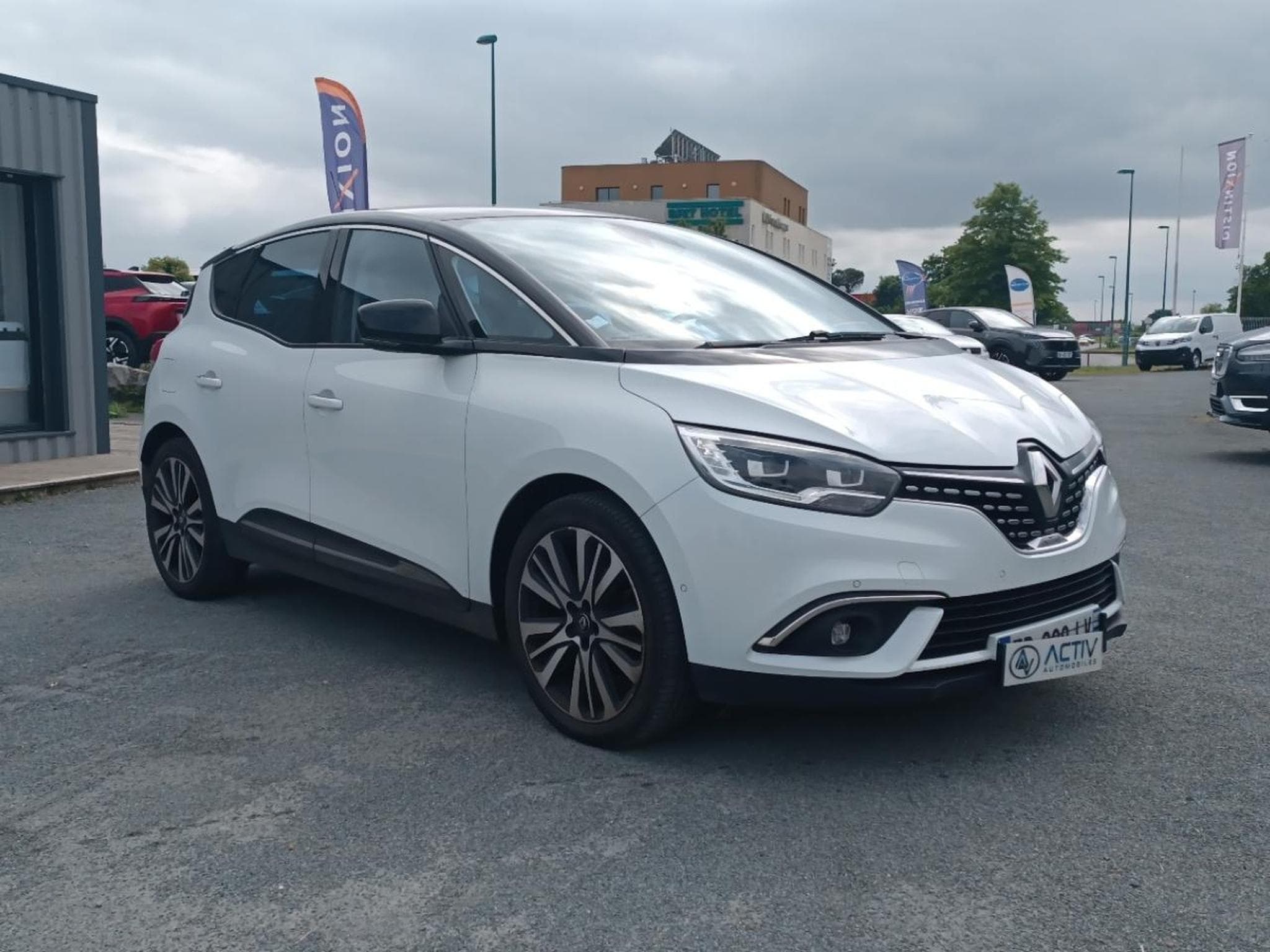 Renault Scenic 1.6 DCI 160 INITIALE PARIS EDC (2017) - Photo 3