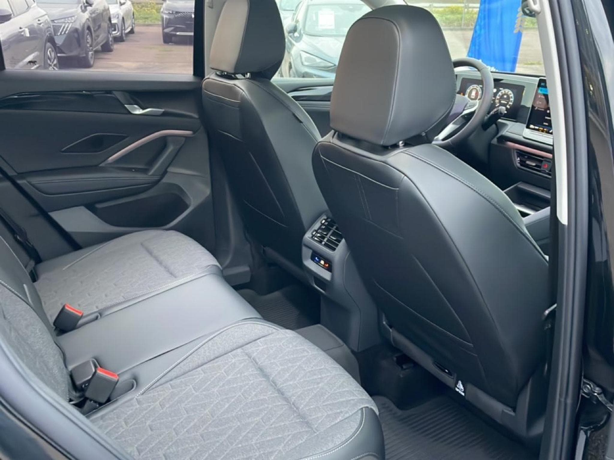 VW TIGUAN 1.5 ETSI 150 LIFE DSG7 (2025) - Photo 15