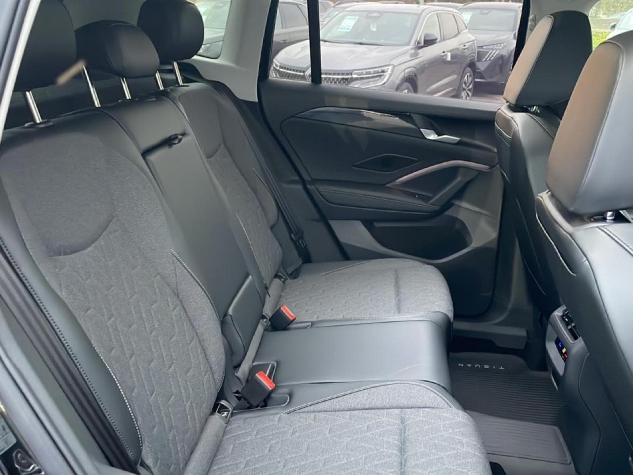 VW TIGUAN 1.5 ETSI 150 LIFE DSG7 (2025) - Photo 16