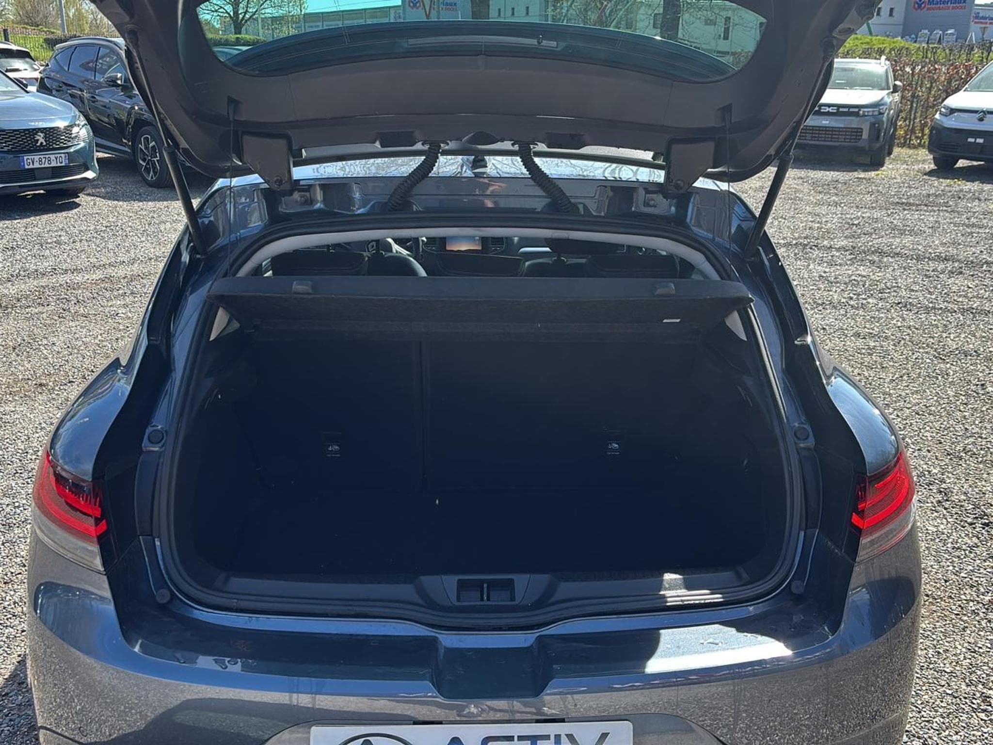 Renault Megane 1.5 BLUE DCI 115 TECHNO EDC (2023) - Photo 15