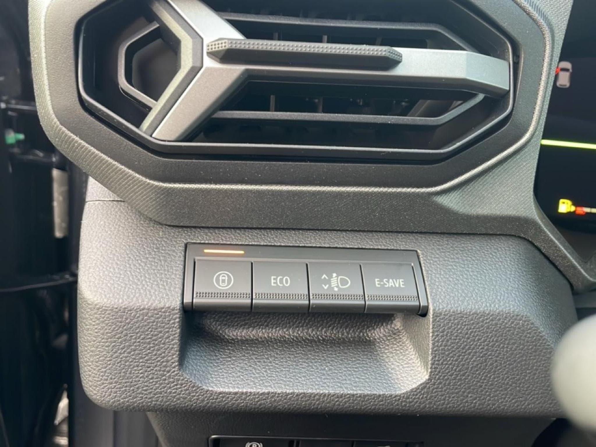 Dacia BIGSTER 1.8 HYBRID 155 JOURNEY (2025) - Photo 13