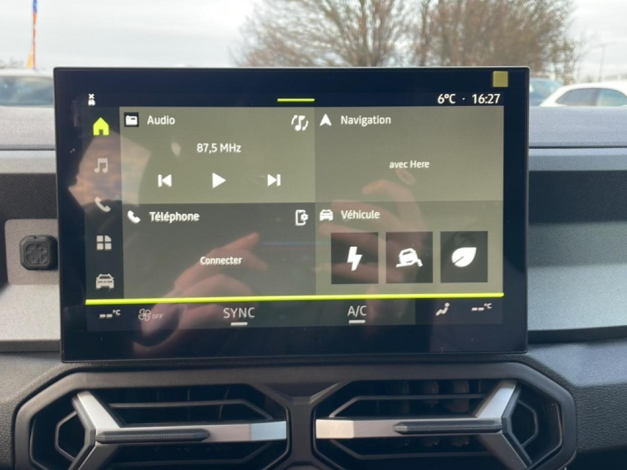 Dacia BIGSTER 1.8 HYBRID 155 JOURNEY (2025) - Photo 17