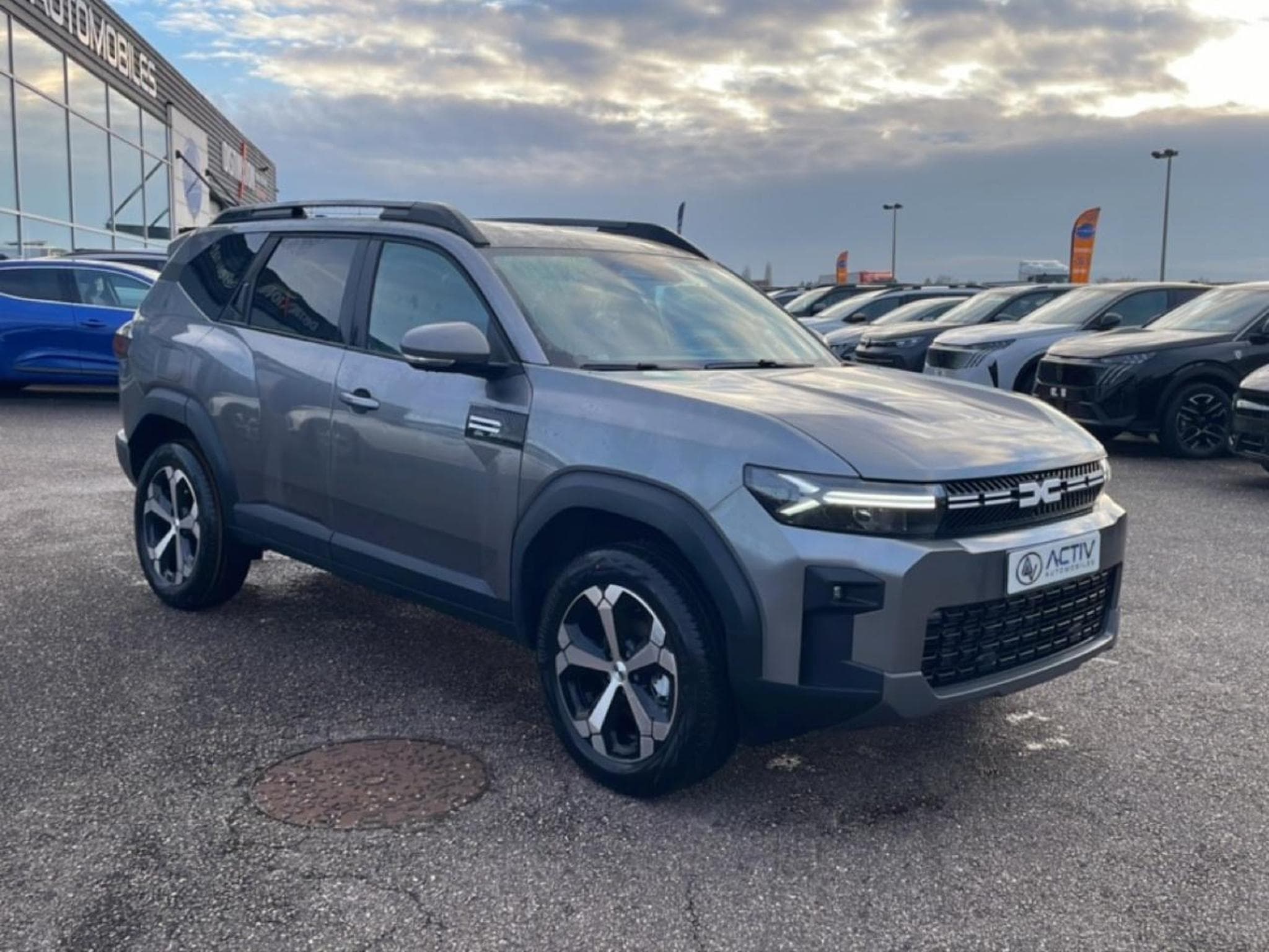 Dacia BIGSTER 1.8 HYBRID 155 JOURNEY (2025) - Photo 3