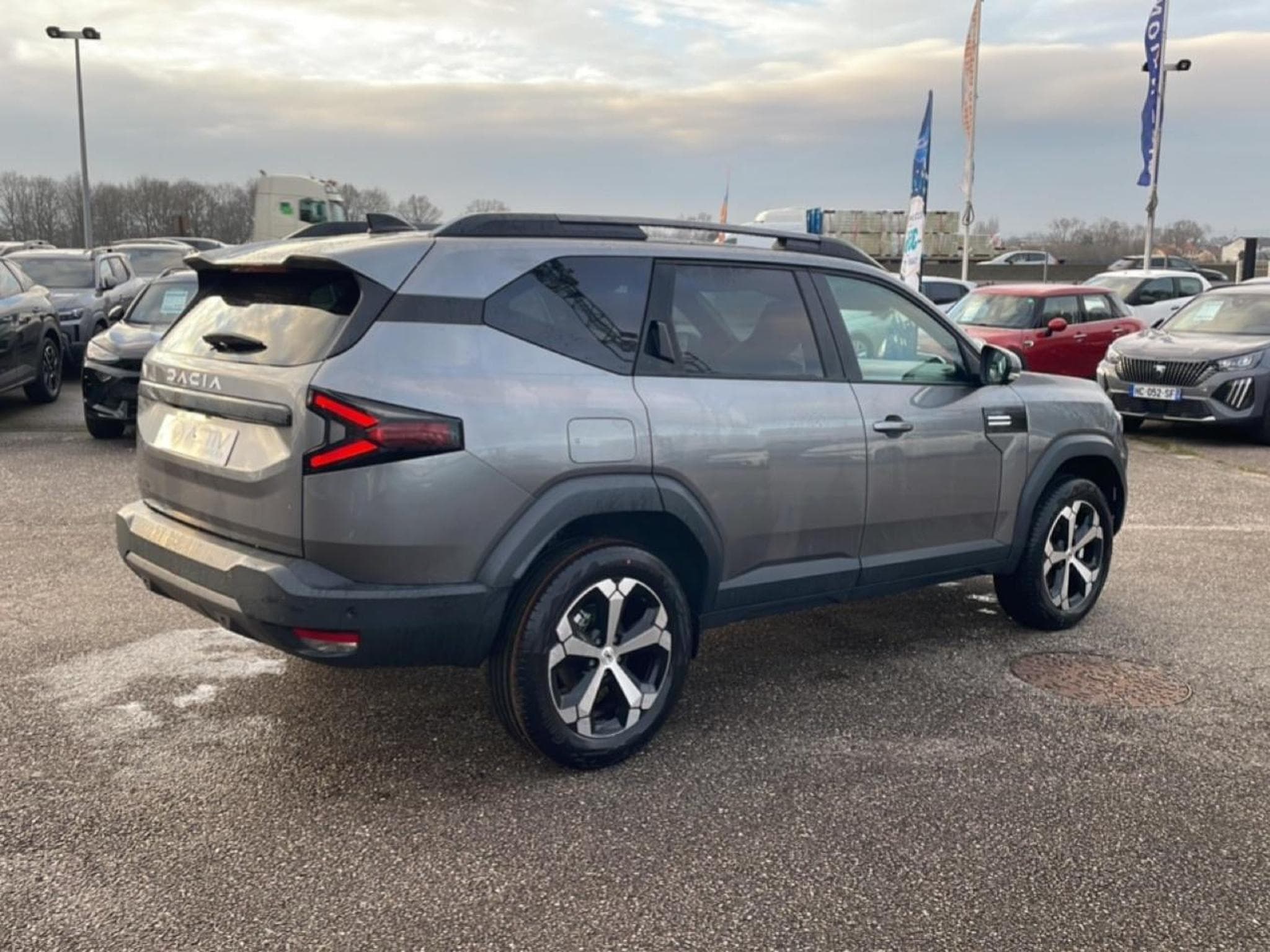 Dacia BIGSTER 1.8 HYBRID 155 JOURNEY (2025) - Photo 5