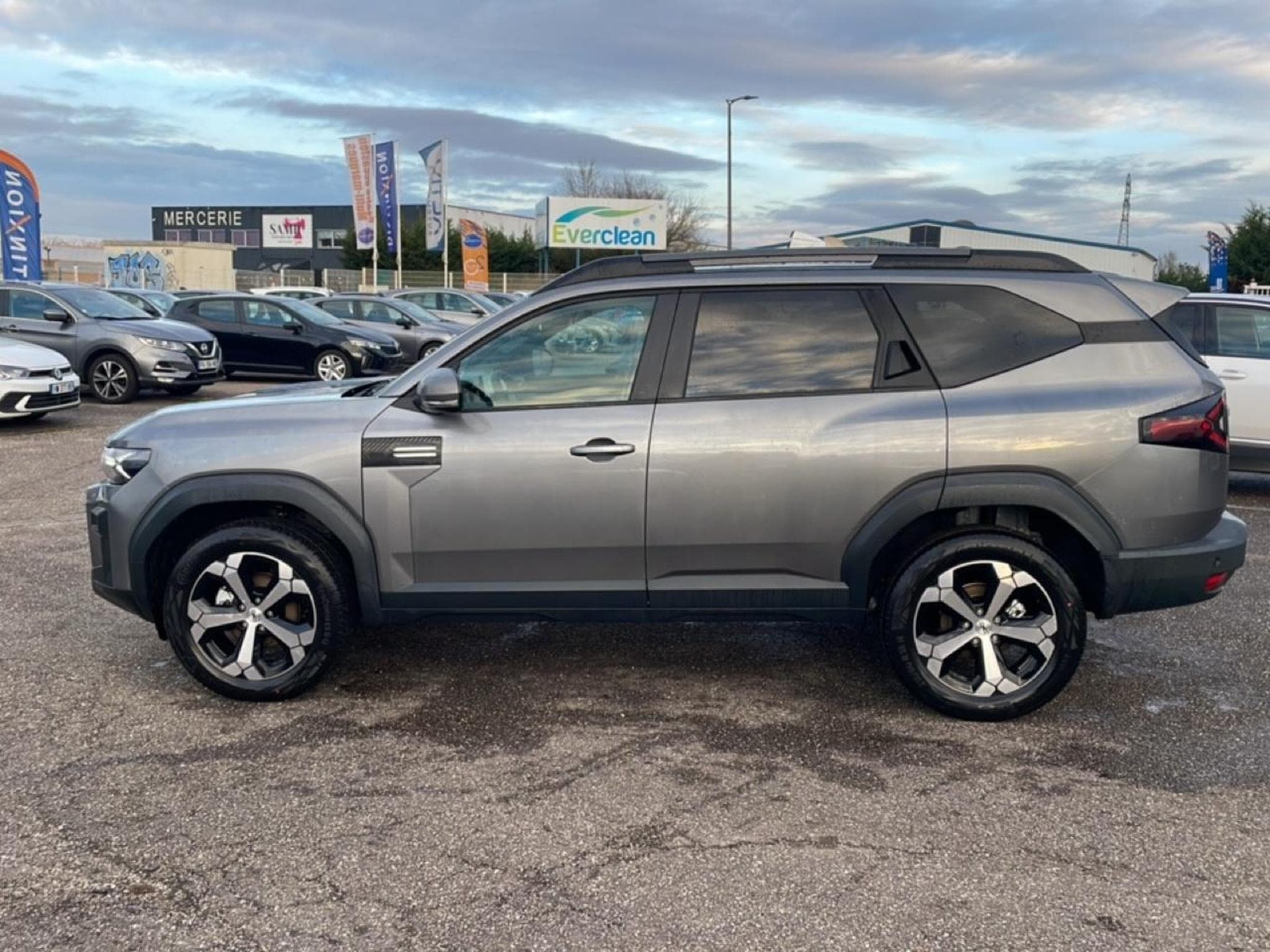 Dacia BIGSTER 1.8 HYBRID 155 JOURNEY (2025) - Photo 8