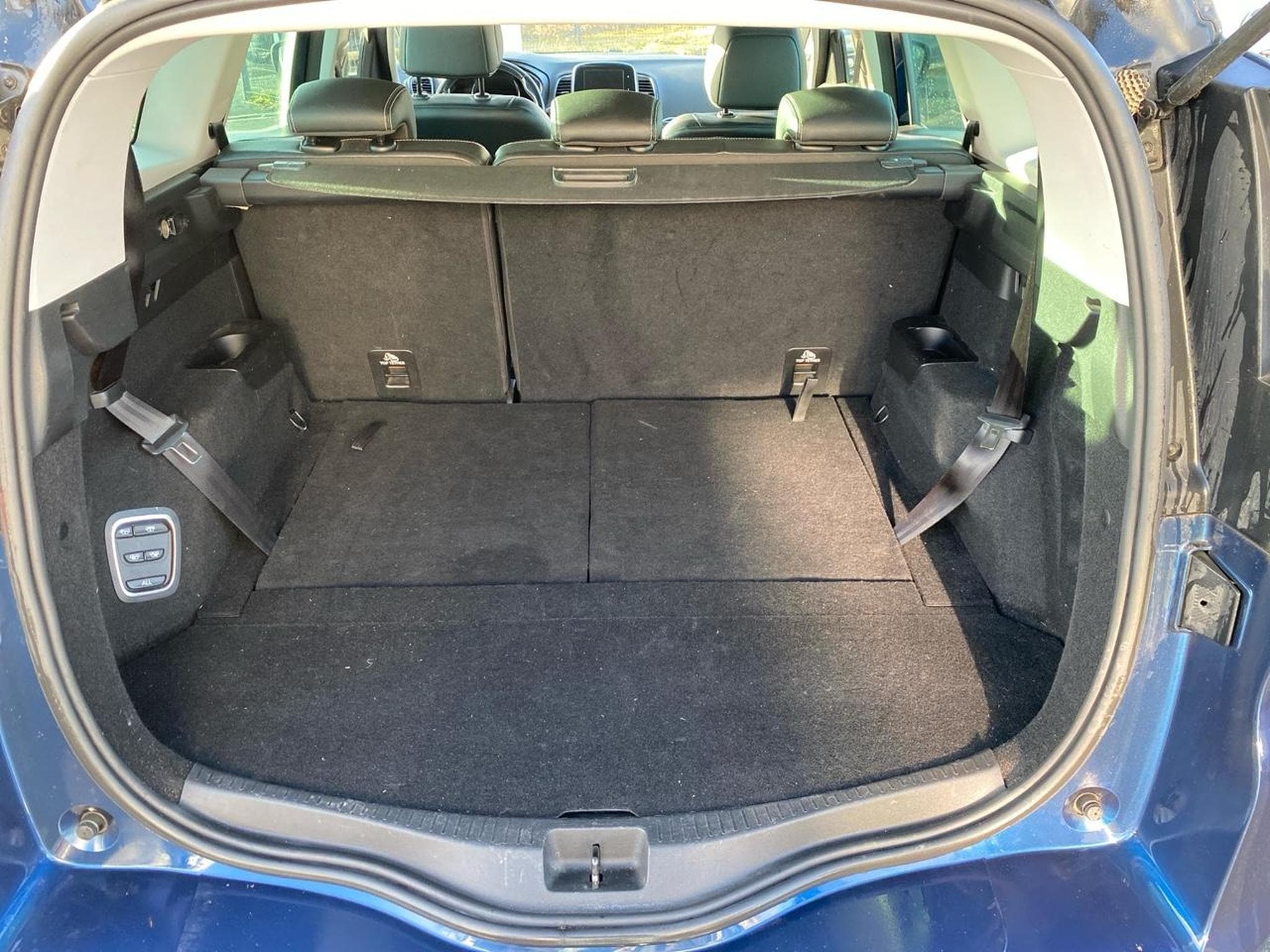 Renault Grand Scenic 1.7 BLUE DCI 120 INTENS 7PL (2019) - Photo 18