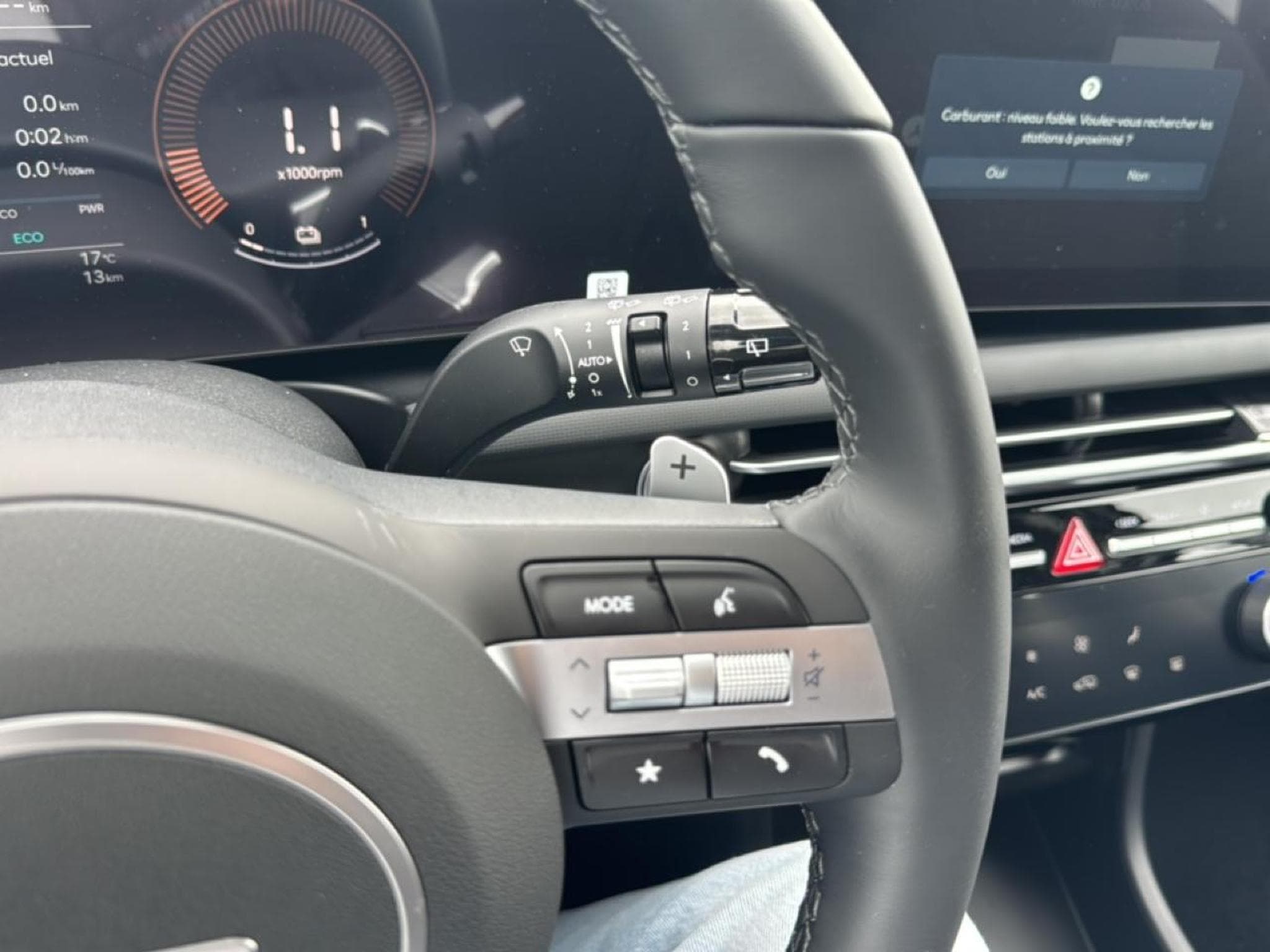 Hyundai TUCSON 1.6 T-GDI 239 HYBRID INTUITIVE (2026) - Photo 16