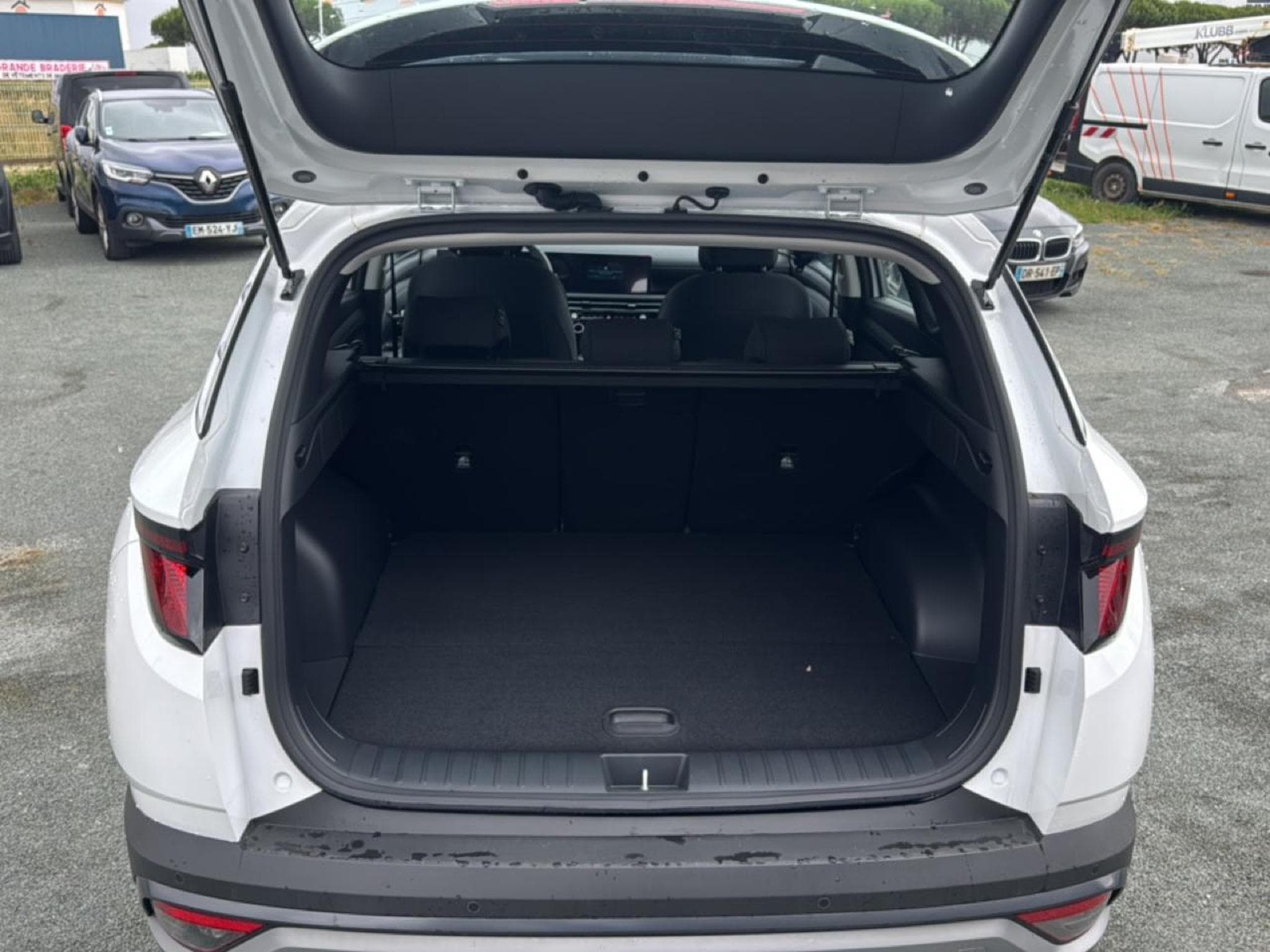 Hyundai TUCSON 1.6 T-GDI 239 HYBRID INTUITIVE (2026) - Photo 9