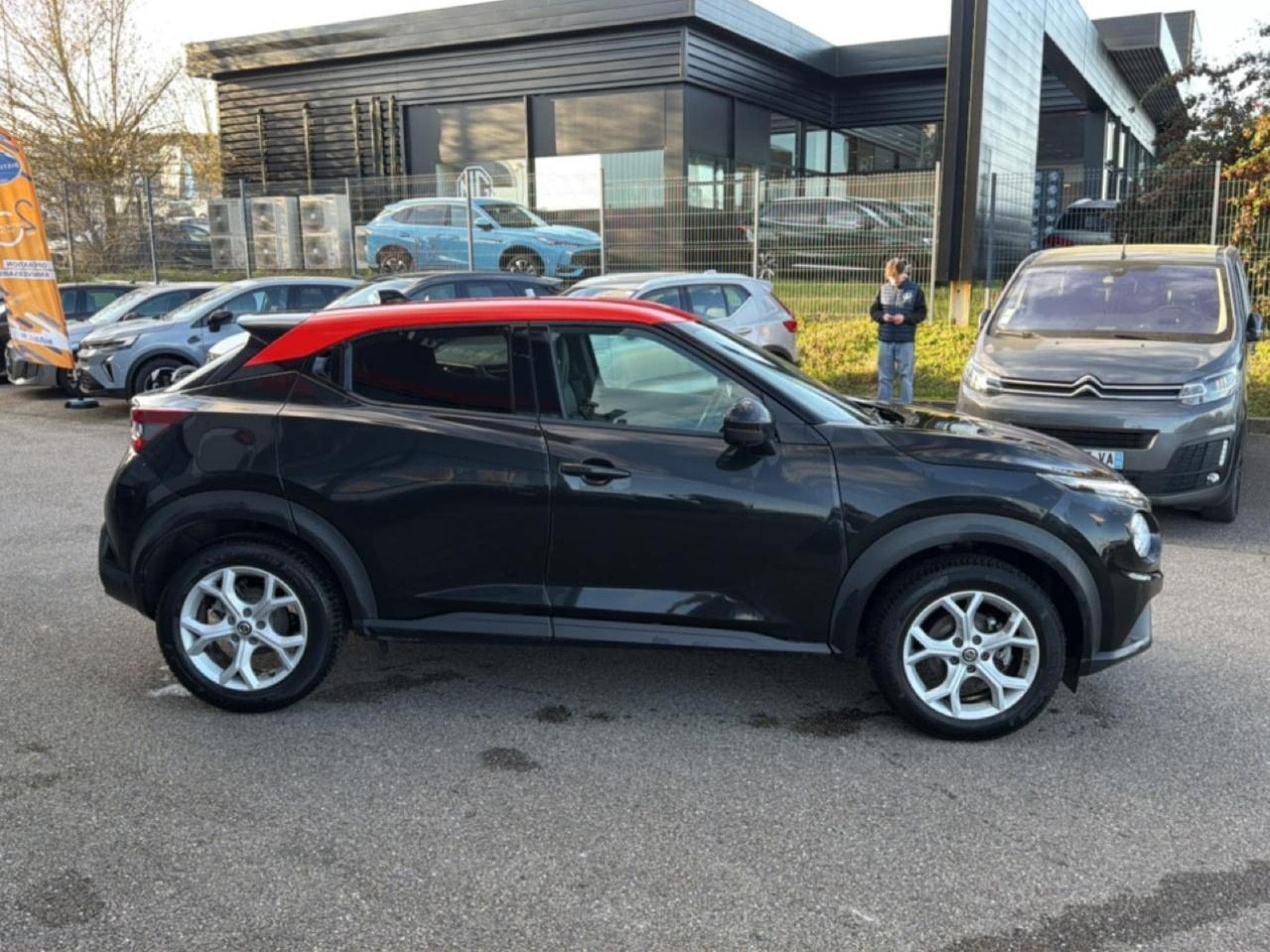 Nissan JUKE 1.0 DIG-T 114 TEKNA DCT (2022) - Photo 4