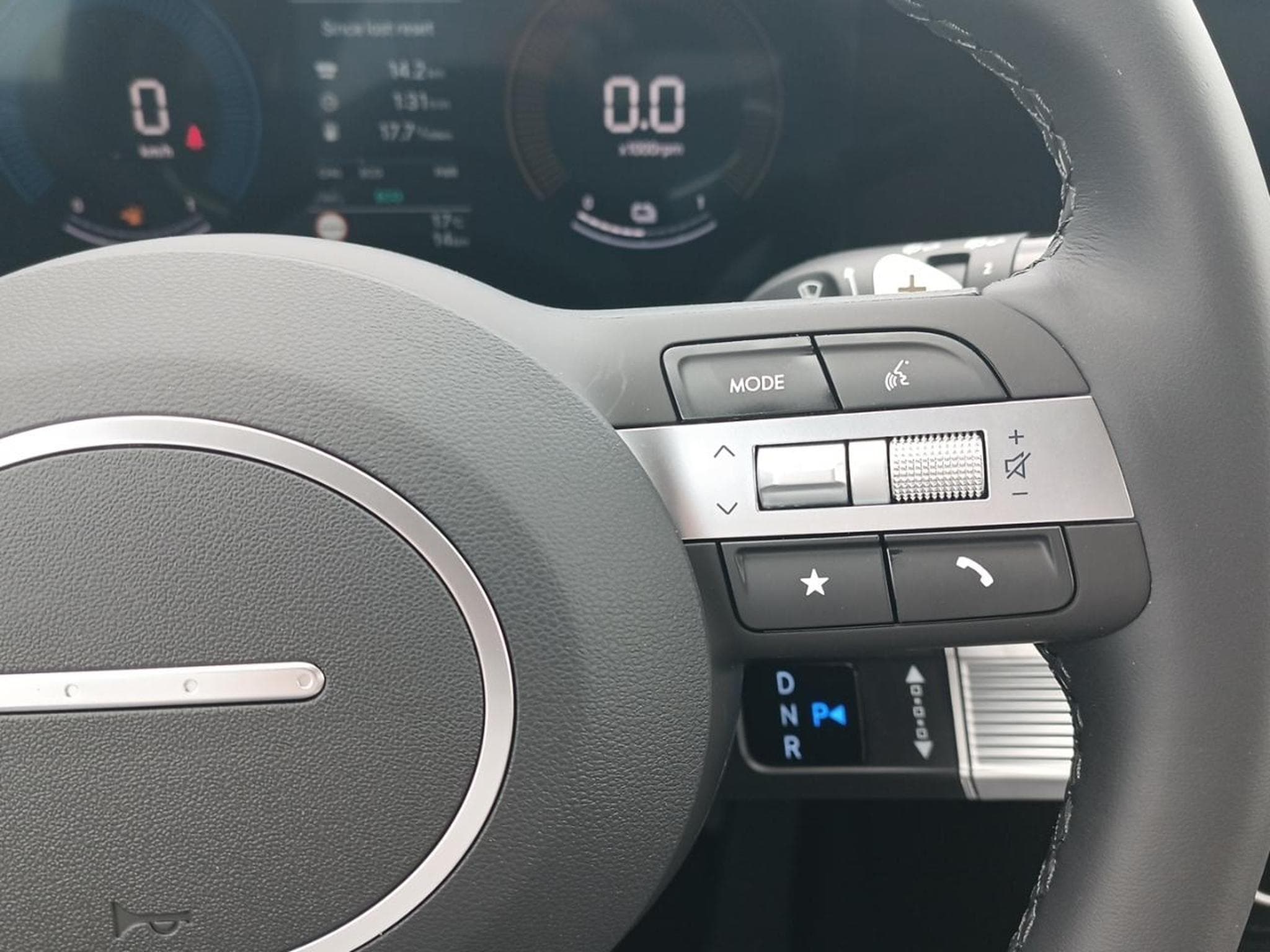 Hyundai TUCSON 1.6 T-GDI 239 HYBRID INTUITIVE (2026) - Photo 17