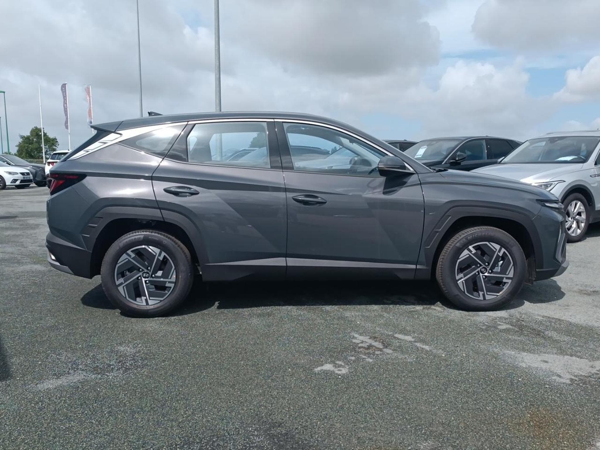 Hyundai TUCSON 1.6 T-GDI 239 HYBRID INTUITIVE (2026) - Photo 4