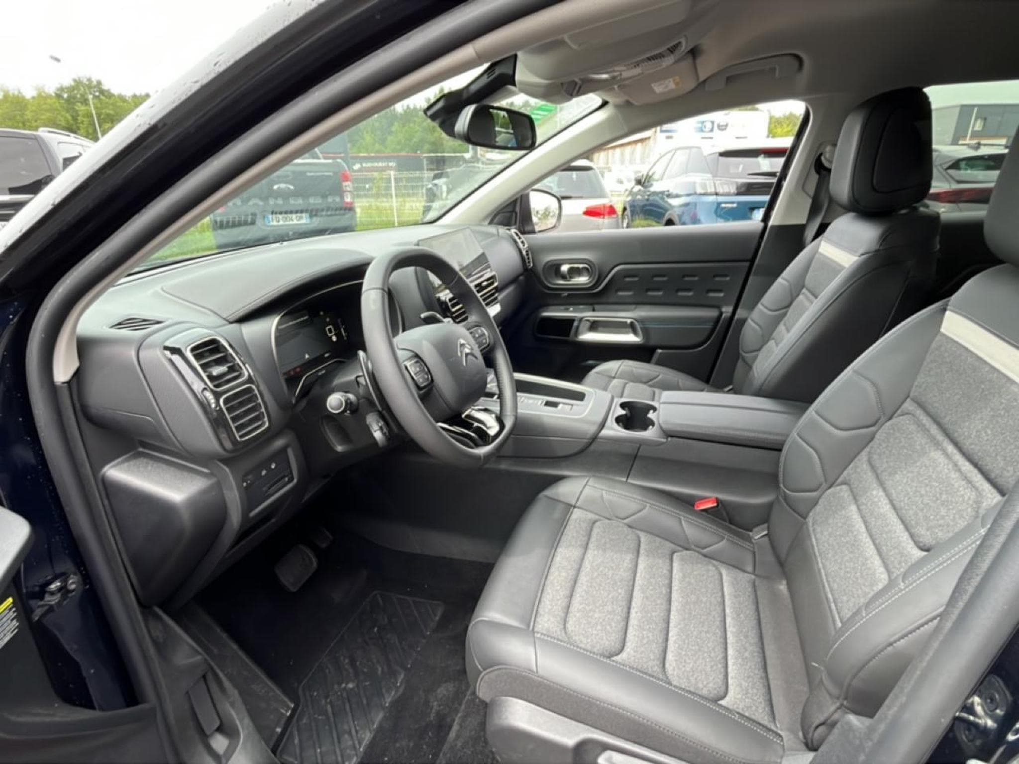 Citroen C5 AIRCROSS 1.2 HYBRIDE 145 MAX BOITE AUTOMATIQUE (2025) - Photo 10