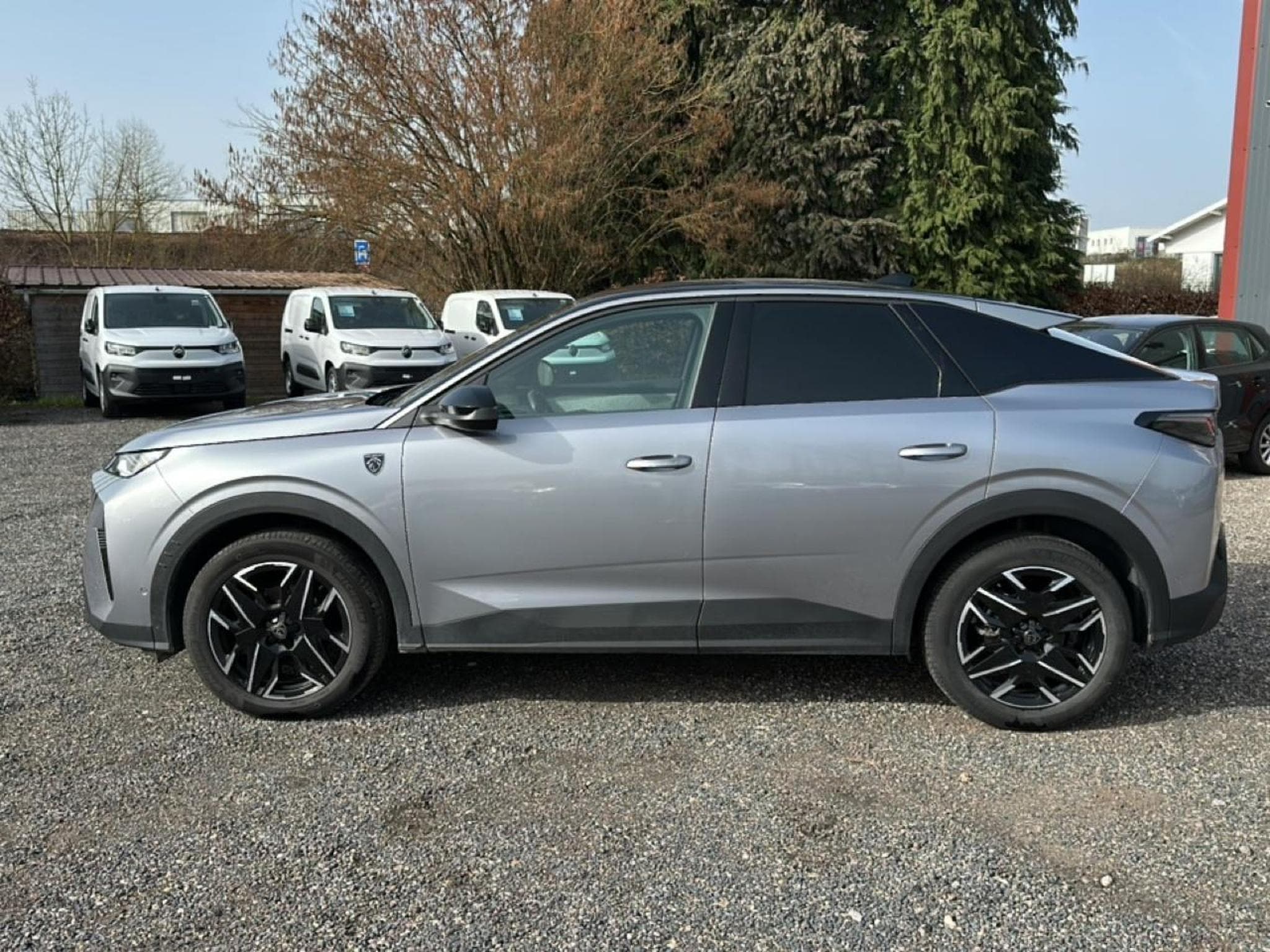 Peugeot 3008 1.2 HYBRID 145 GT E-DCS6 (2025) - Photo 8