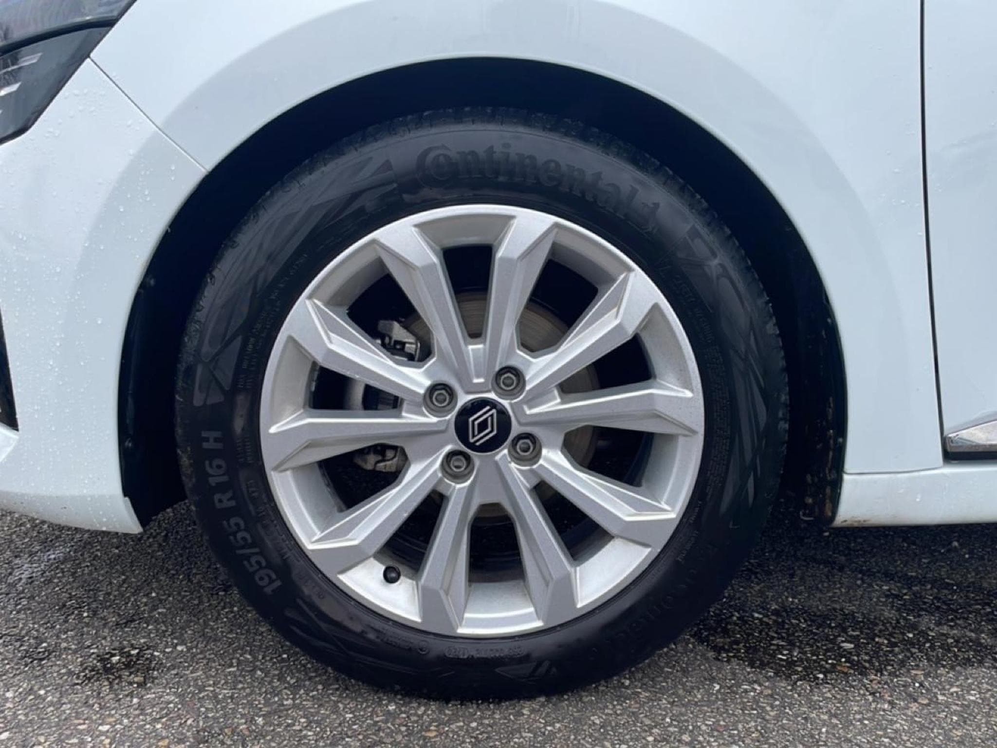 Renault Clio 1.0 TCE 90 EVOLUTION CVT (2025) - Photo 9