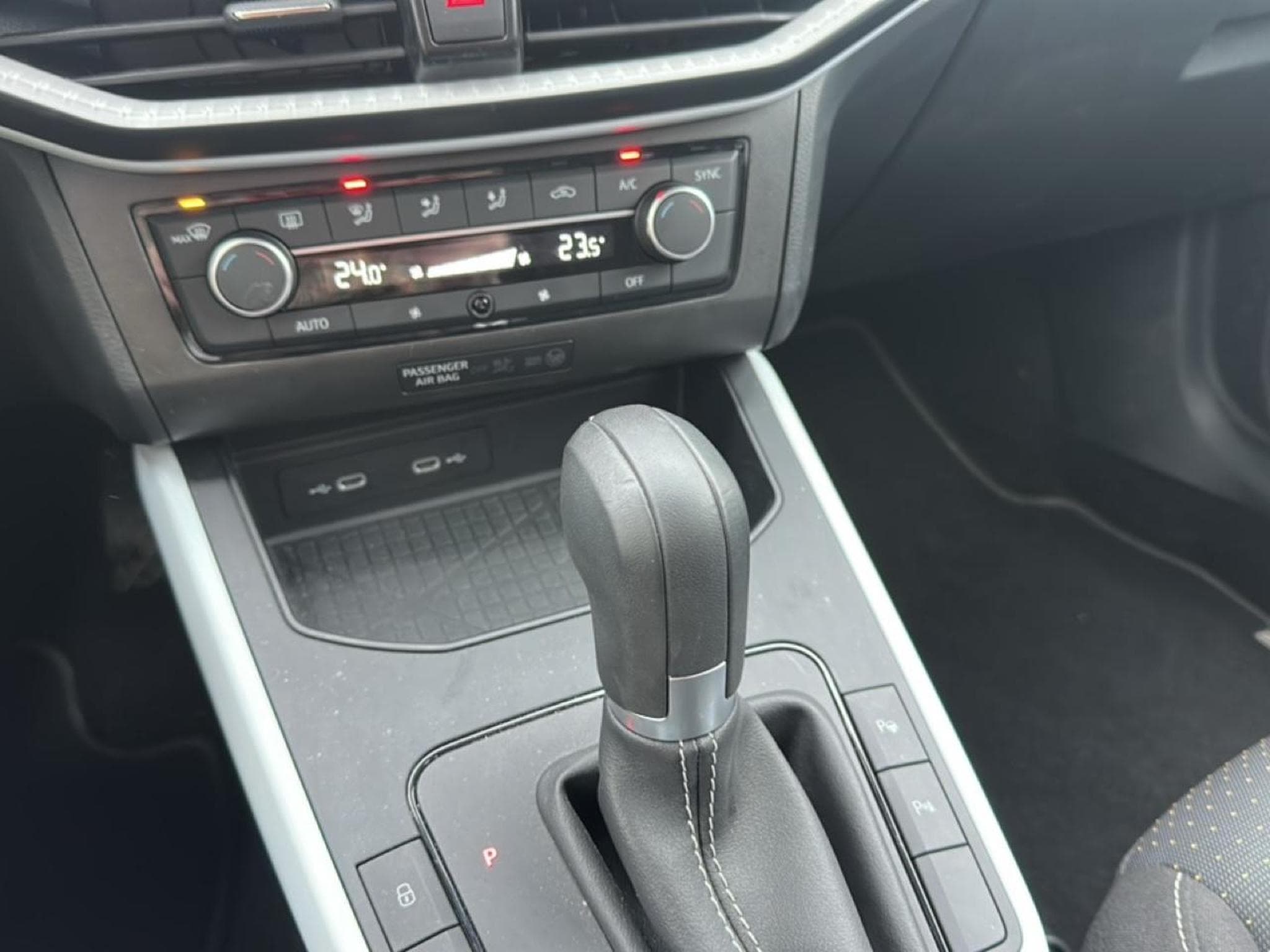 Seat ARONA 1.0 TSI 115 COPA DSG7 (2025) - Photo 17