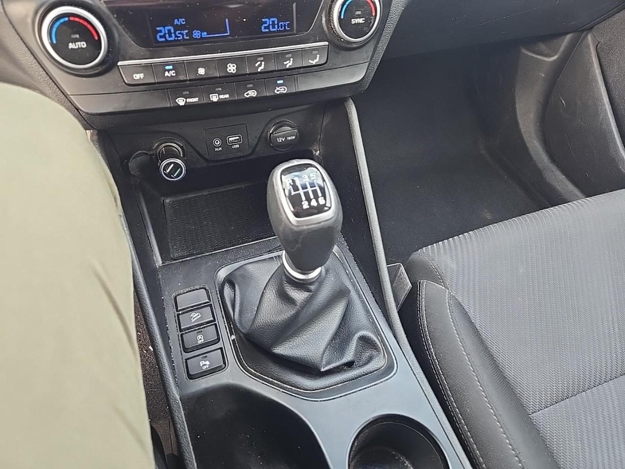 Hyundai TUCSON 1.6 CRDI 115 HYBRID 48V BUSINESS (2020) - Photo 18