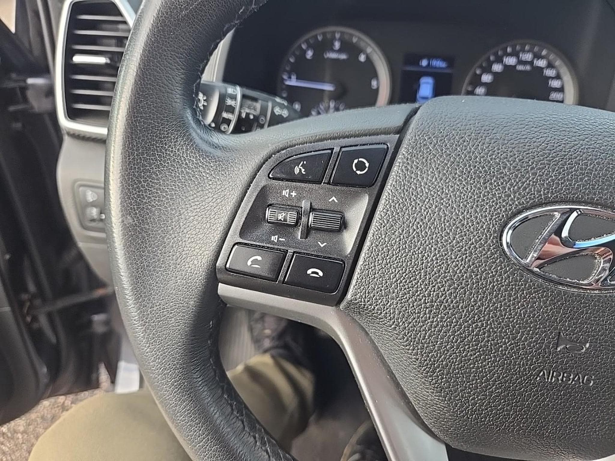 Hyundai TUCSON 1.6 CRDI 115 HYBRID 48V BUSINESS (2020) - Photo 19