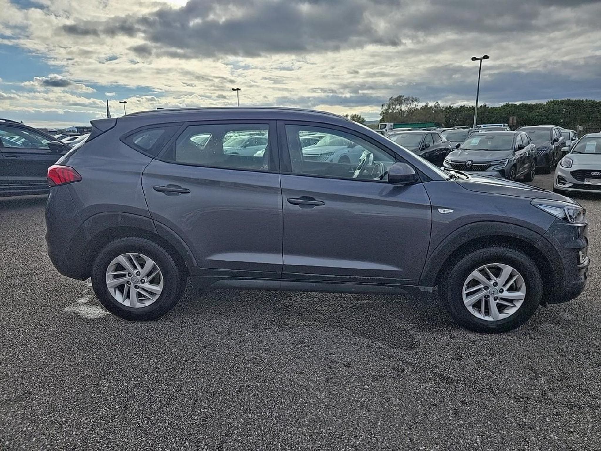 Hyundai TUCSON 1.6 CRDI 115 HYBRID 48V BUSINESS (2020) - Photo 4